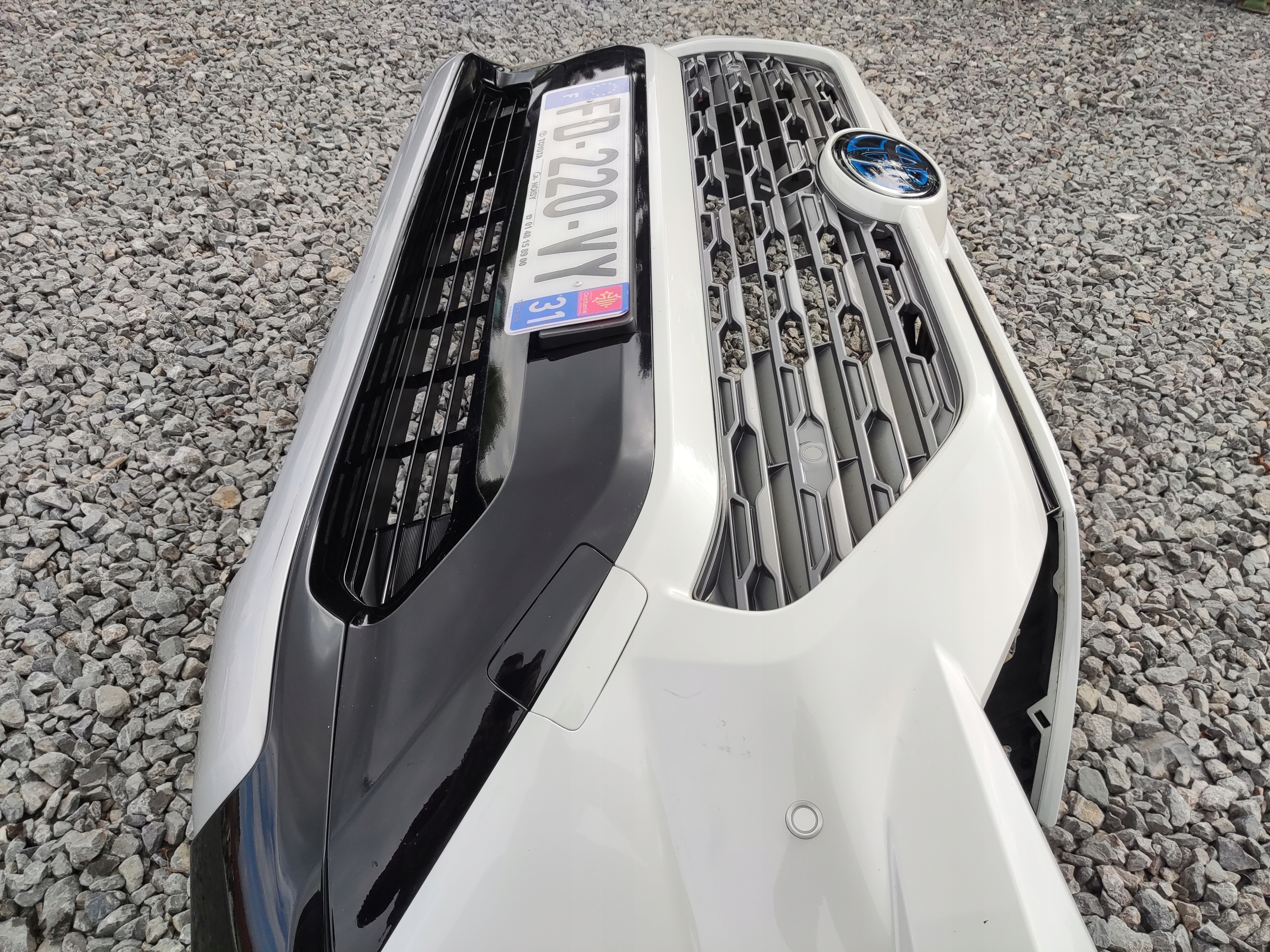 PREDNÝ NÁRAZNÍK KOMPLETNY PDC SENZORY TOYOTA RAV4 V 2019-24 HYBRID