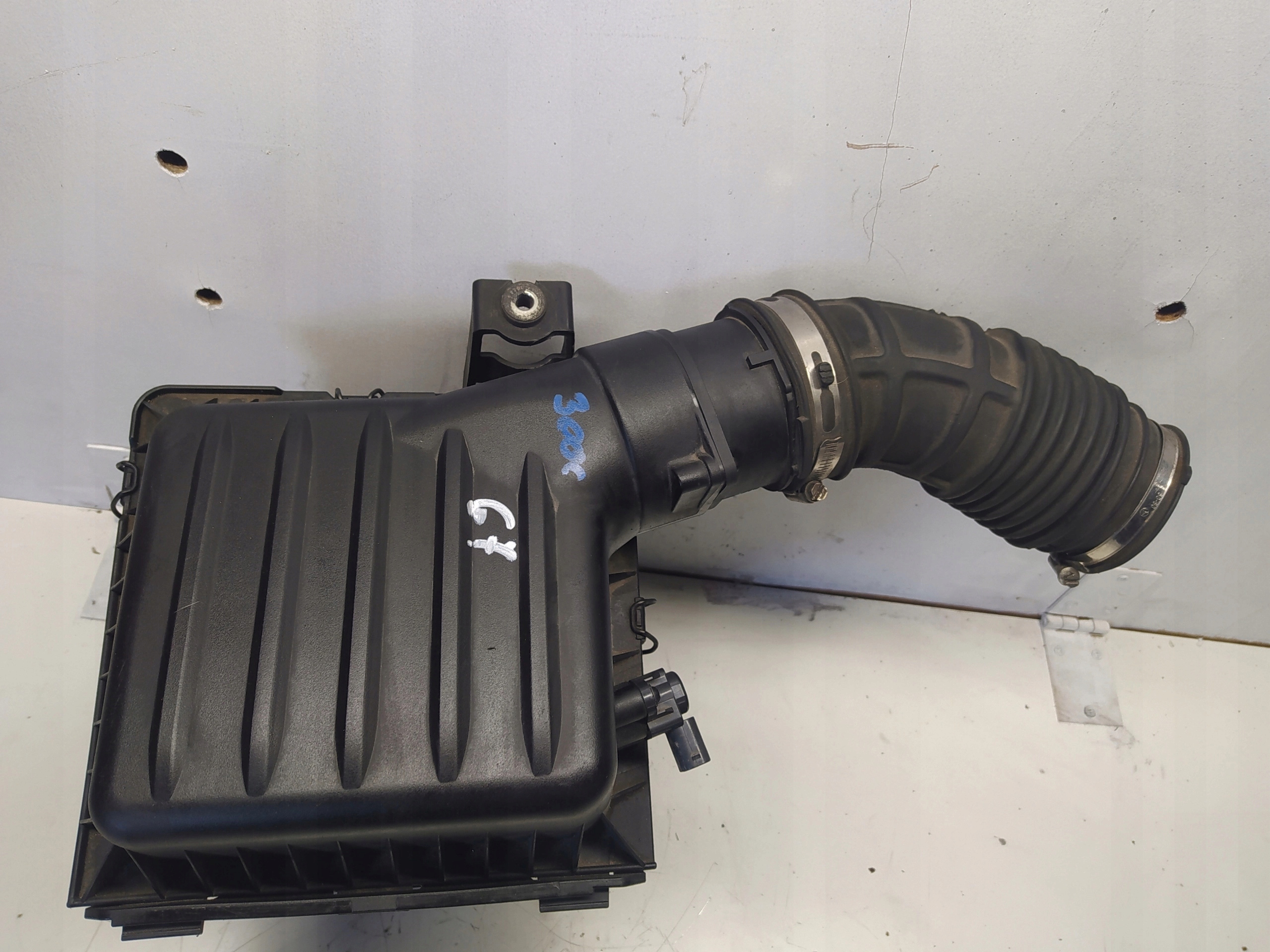 CHRYSLER 300C 3.0 CRD OBAL FILTERA 05281522AB