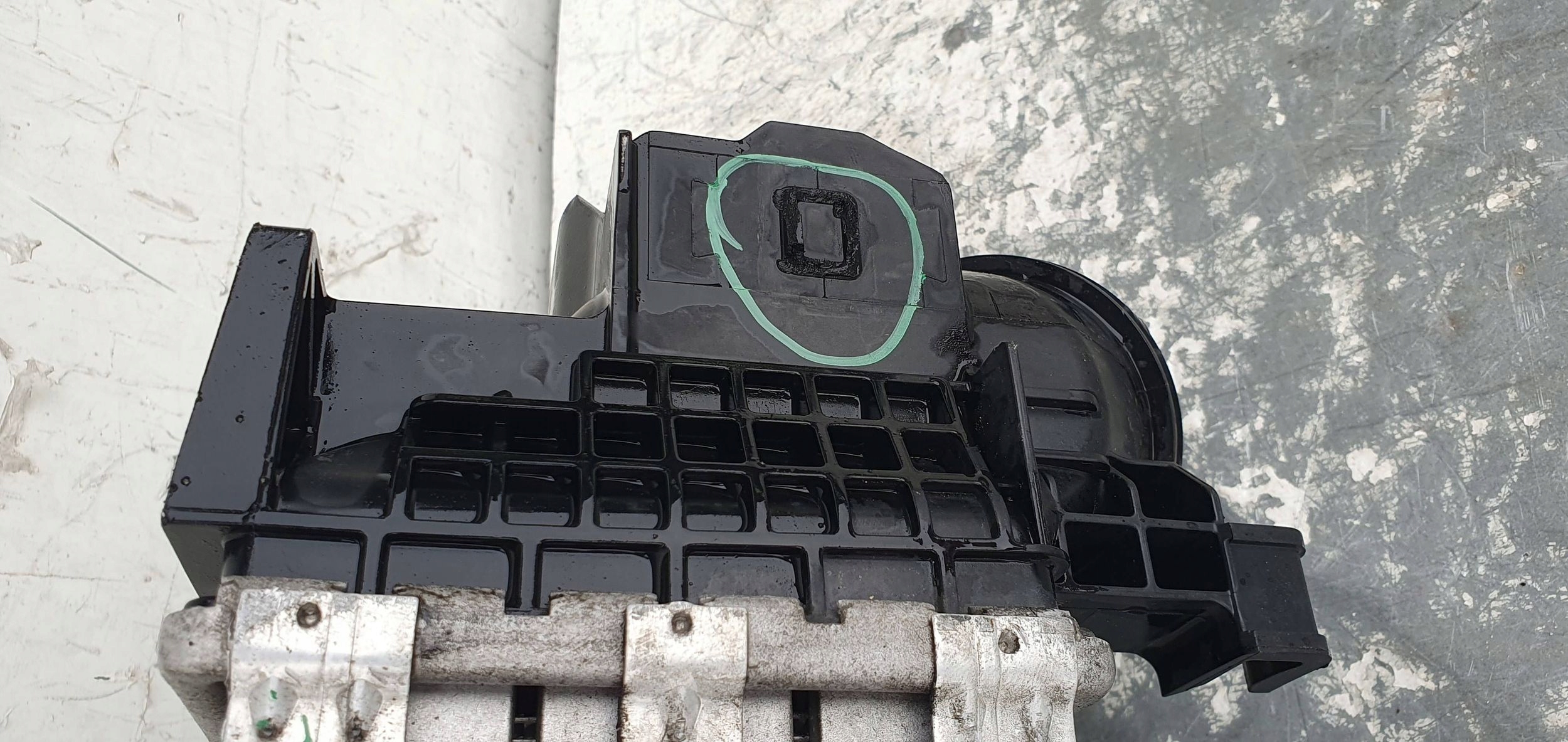 BMW F82 F83 8645765 CHLADIC VZDUCHU INTERCOOLER
