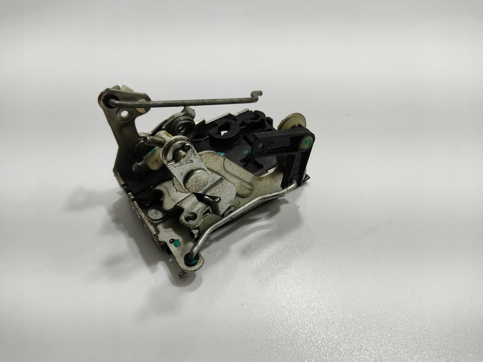 ZAMOK PRAVYCH PREDNYCH DVERI LAND ROVER DEFENDER 1999-2014 EUROPA