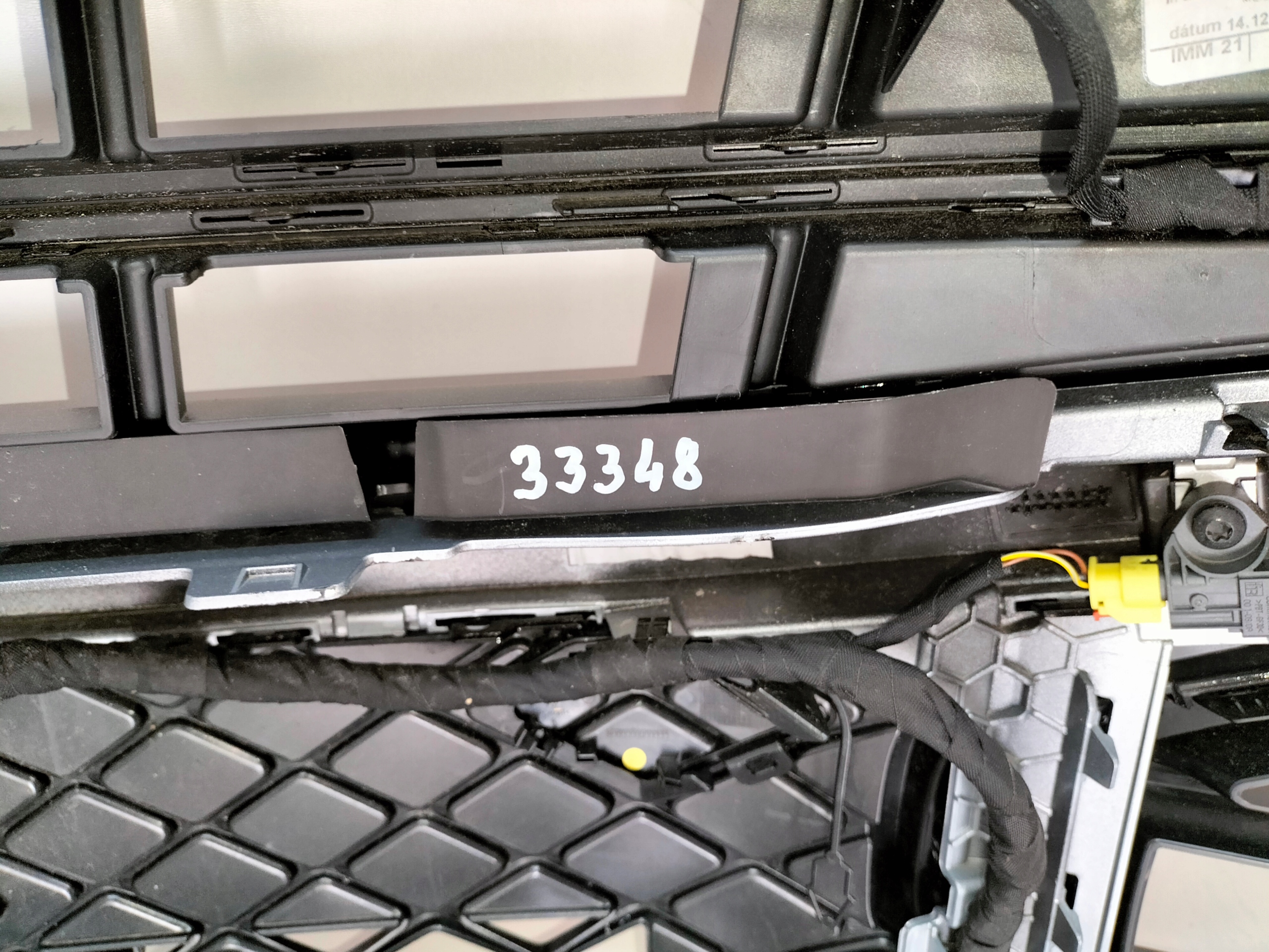 PREDNÝ NÁRAZNÍK VW TOUAREG III LIFT 23- R-LINE