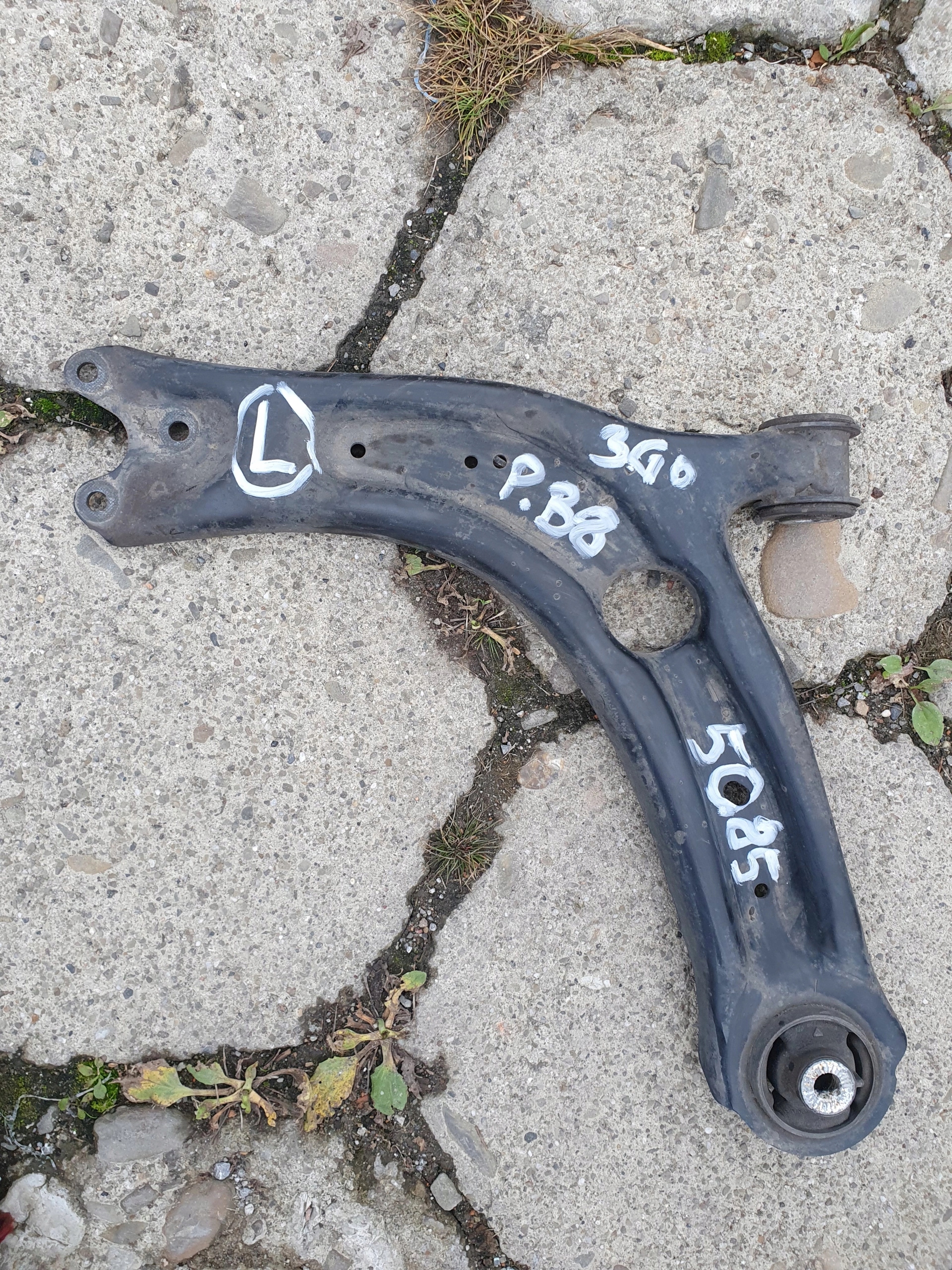 VW PASSAT B8 3Q0407153B ĽAVÉ PREDNÉ RAMENO