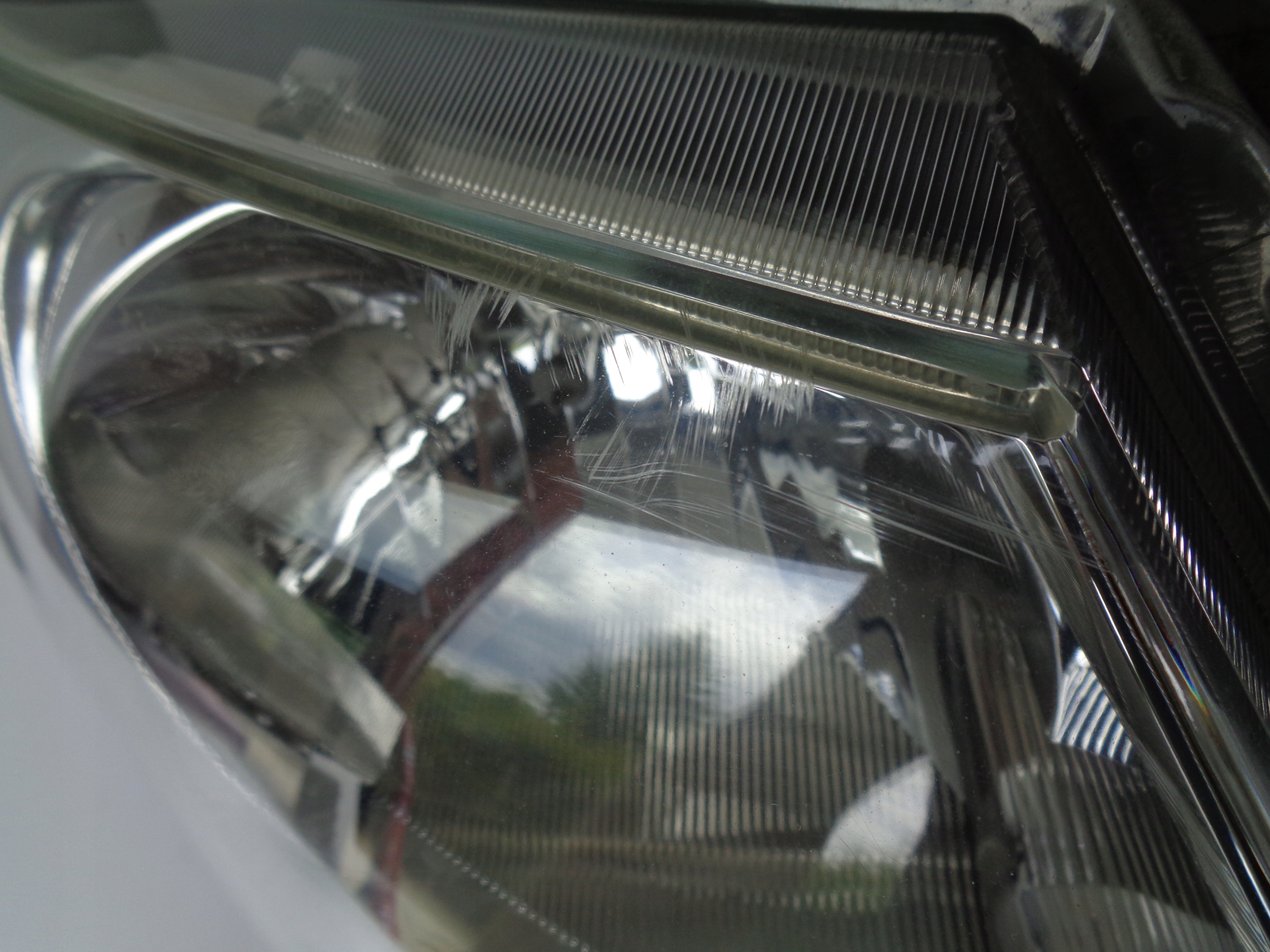 PRAVE PREDNE SVETLO TOYOTA HILUX 08-12