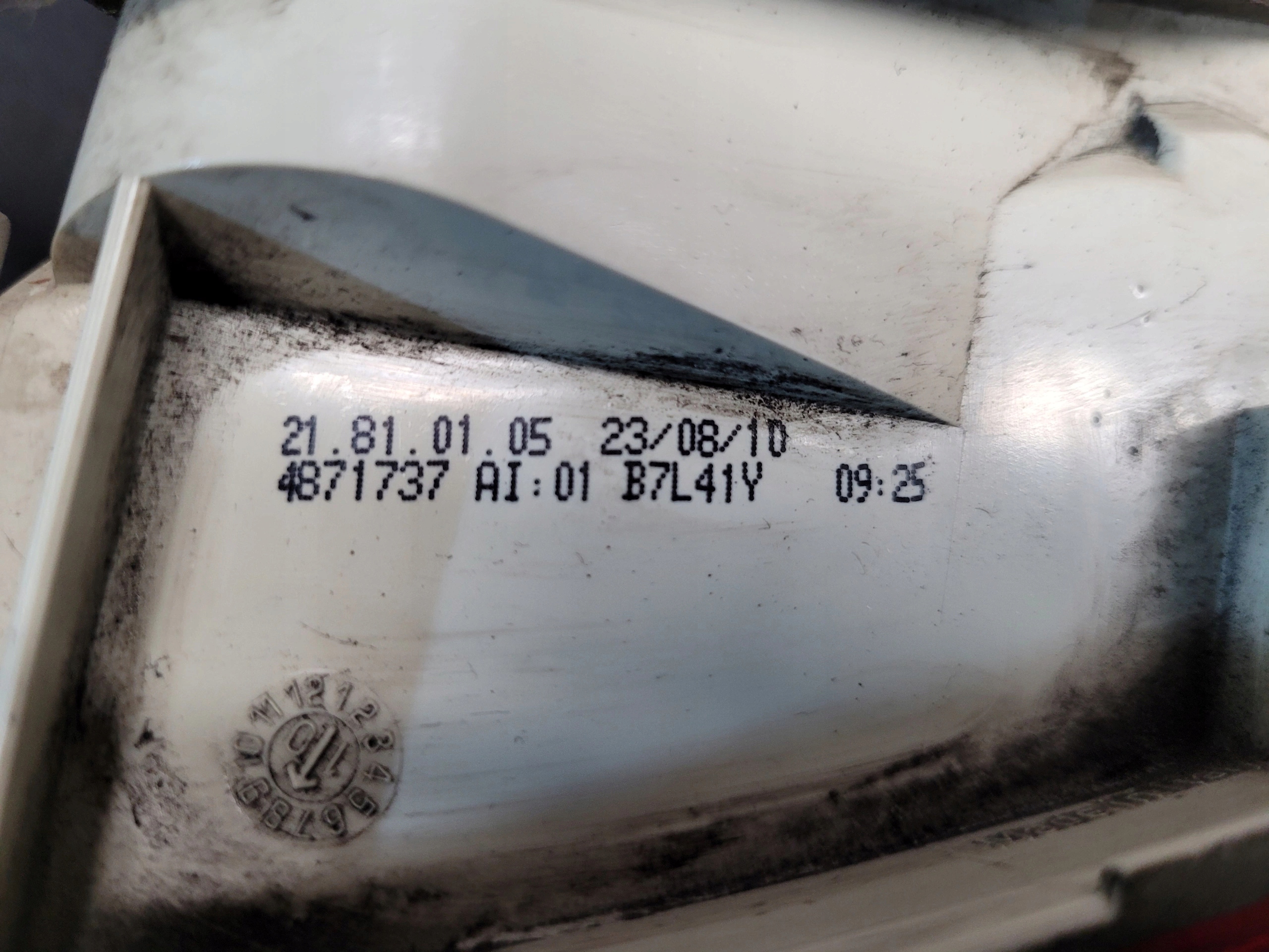 BMW 3 E91 LIFT LAVE ZADNE SVETLO 4871737