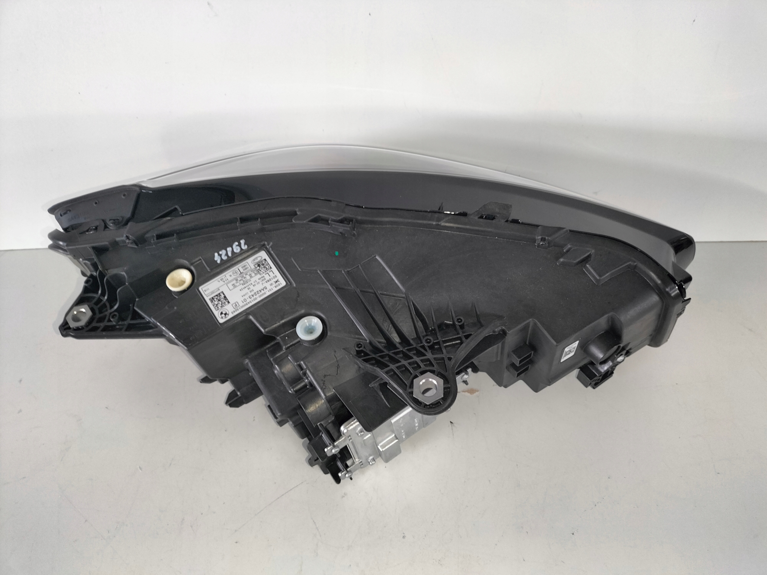 LAVE PREDNE SVETLO BMW 2 U06 ACTIVE TOURER 21-