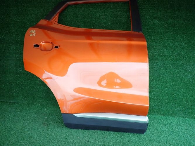 MG ZS PRAVE ZADNE DVERE