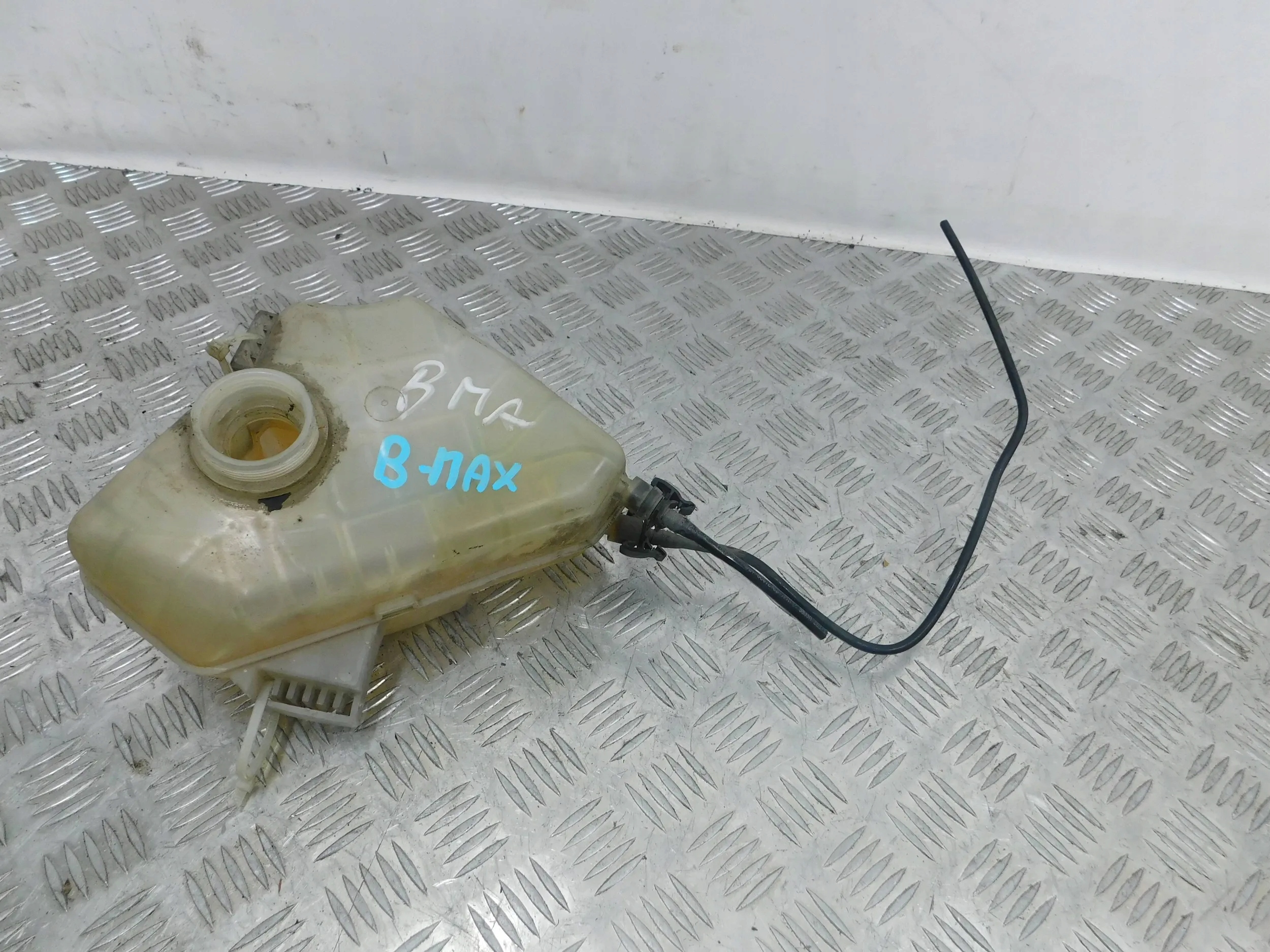 VYROVNAVACIA NADOBKA FORD B-MAX 1.6 TDCI