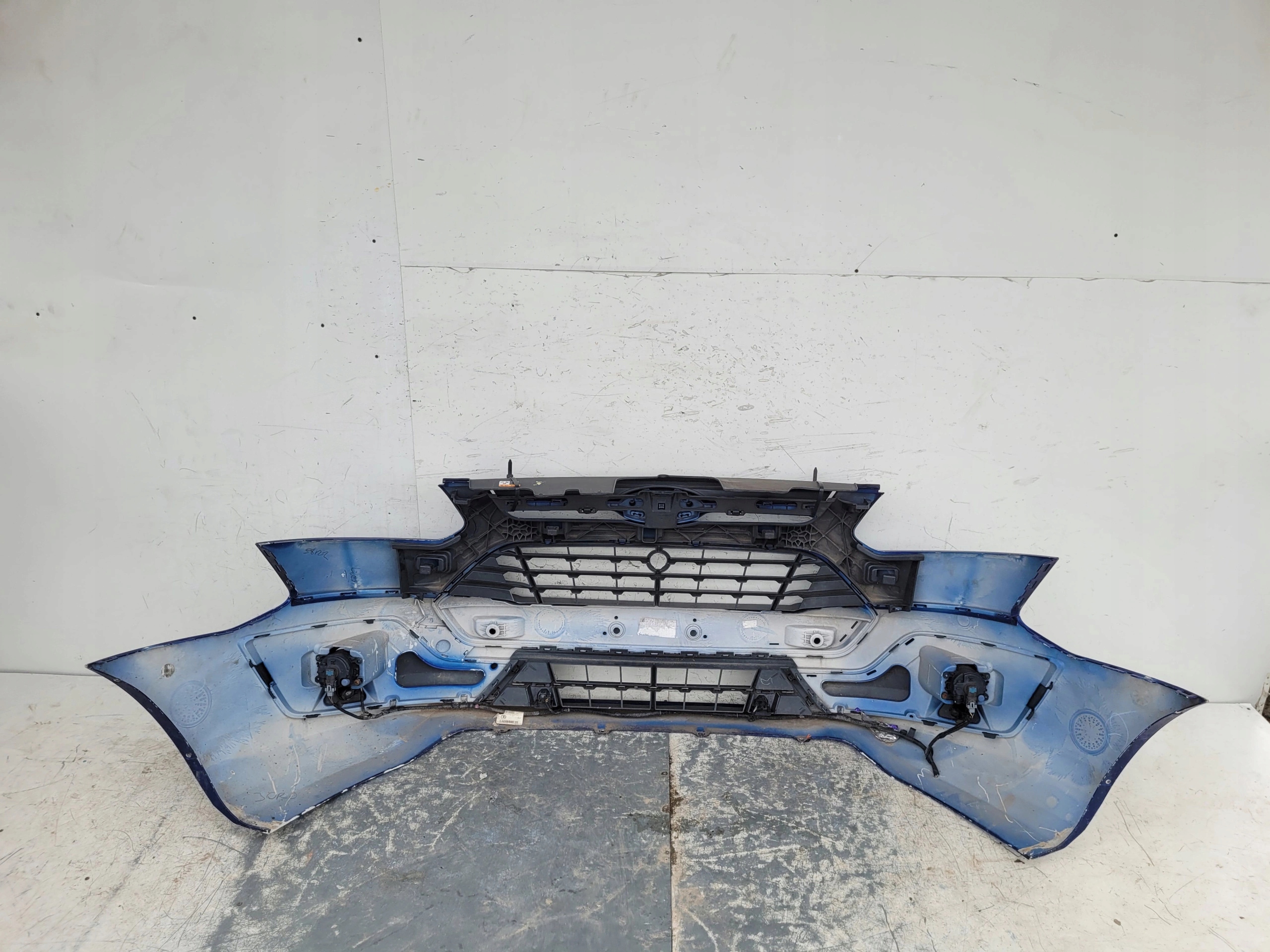 FORD TRANSIT CUSTOM PREDNÝ NÁRAZNÍKA