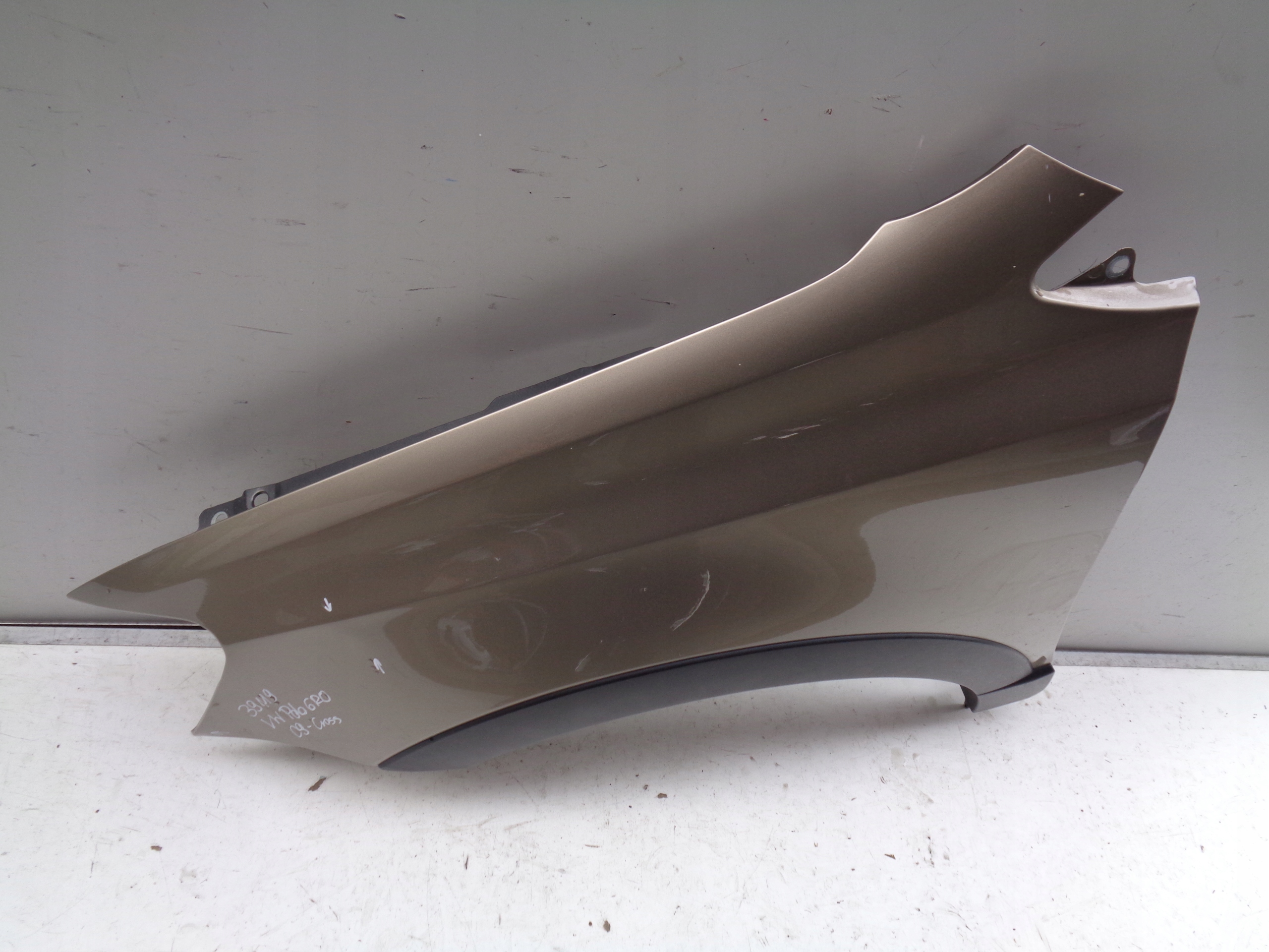 ĽAVÝ PREDNÝ BLATNÍK VW POLO 6R 6R0 6C 6C0 09-16 CROSS NR 39119