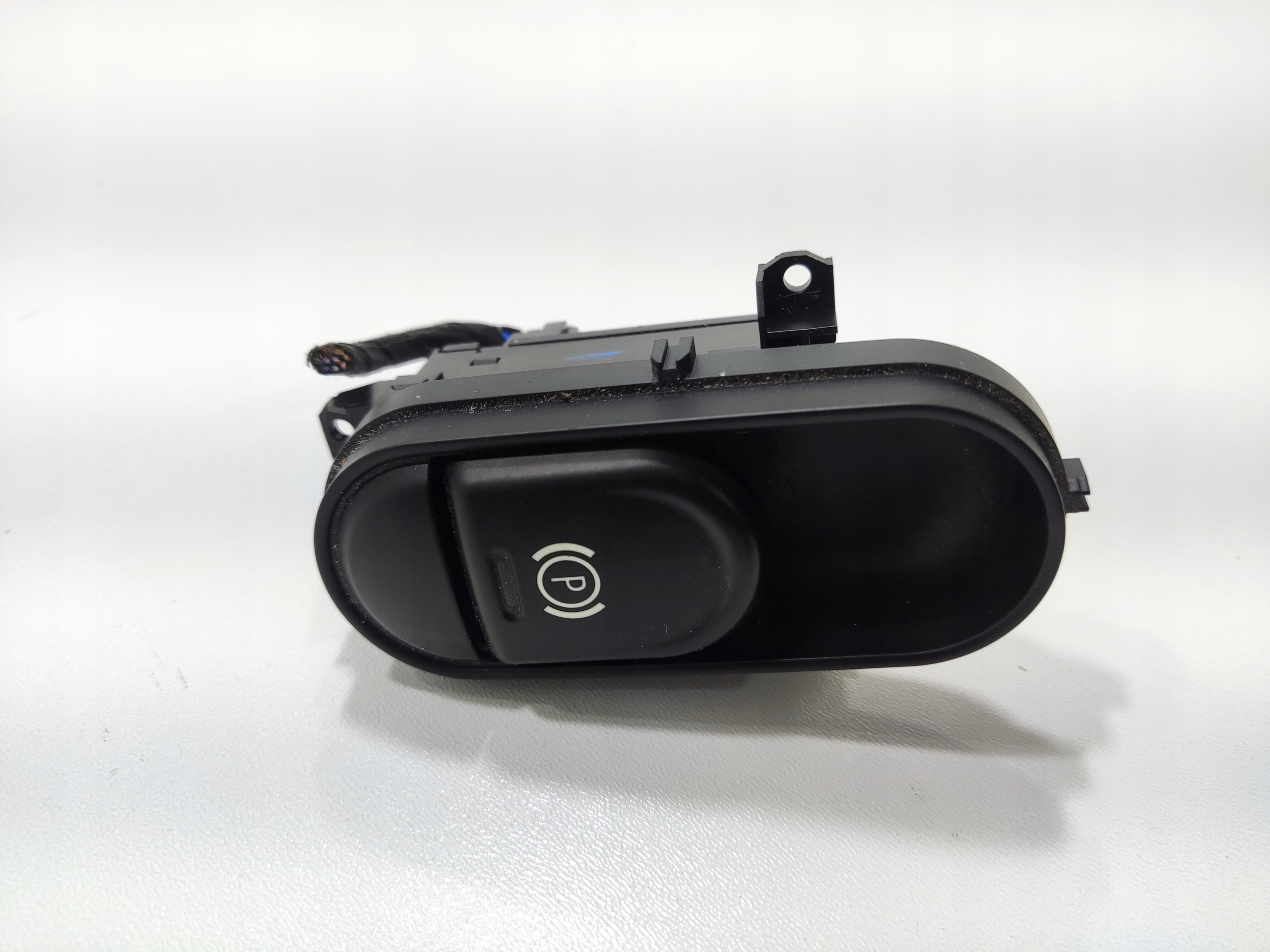 TLACIDLO VYPÍNAČ RUČNEJ BRZDY MINI COUNTRYMAN F60 2016-2020 6806702