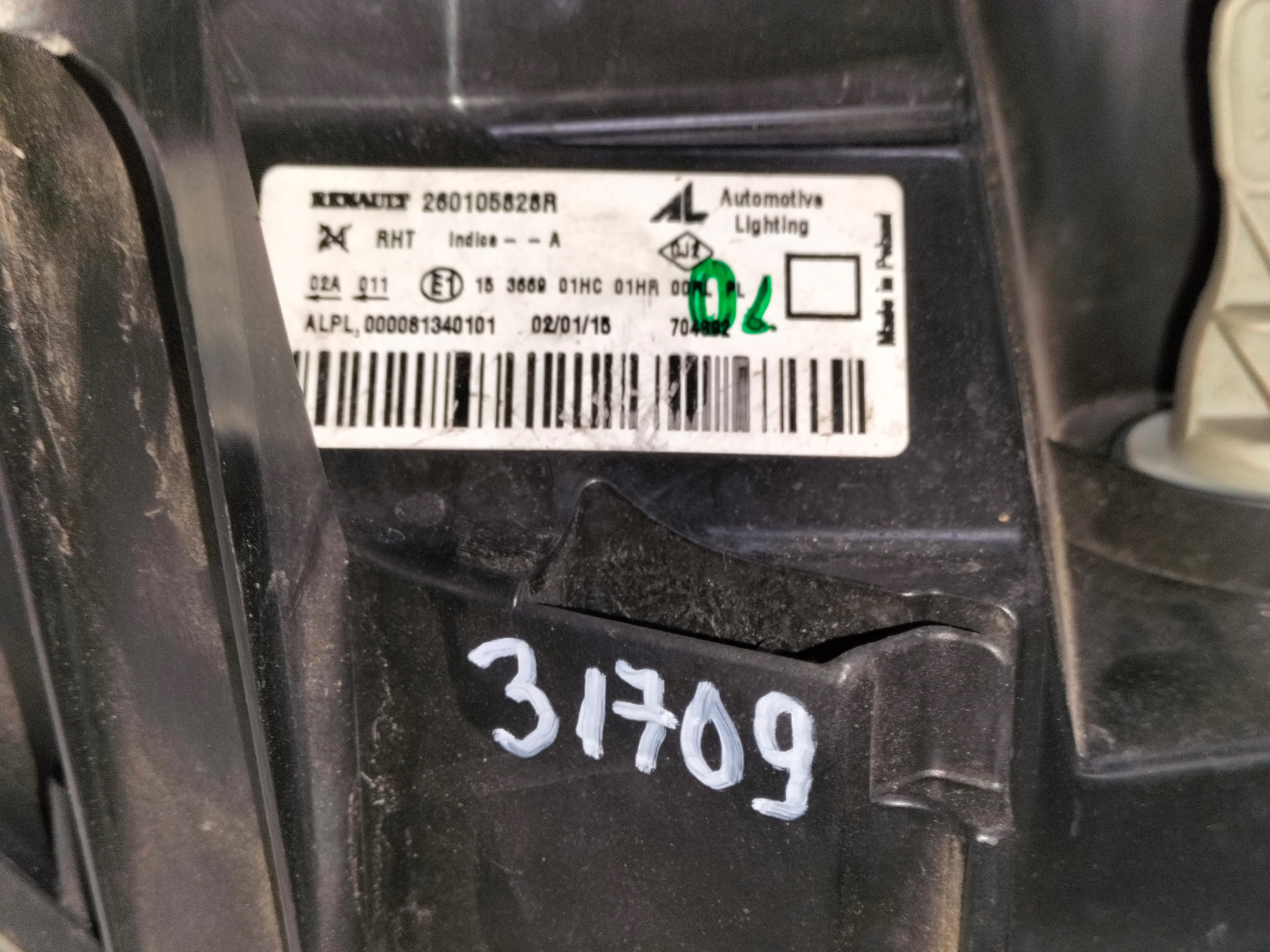 PRAVE PREDNE SVETLO DACIA DUSTER I LIFT 13-15