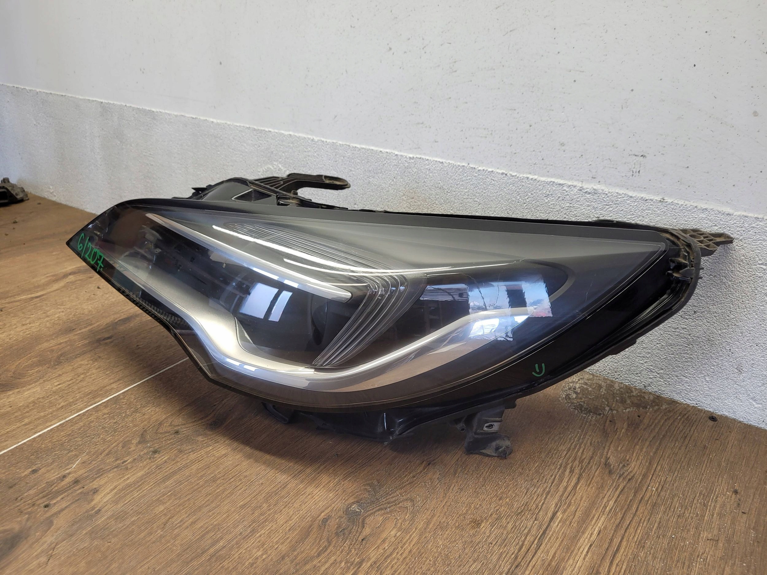 Opel Astra K 39158005 ĽAVÉ PREDNÉ SVETLO