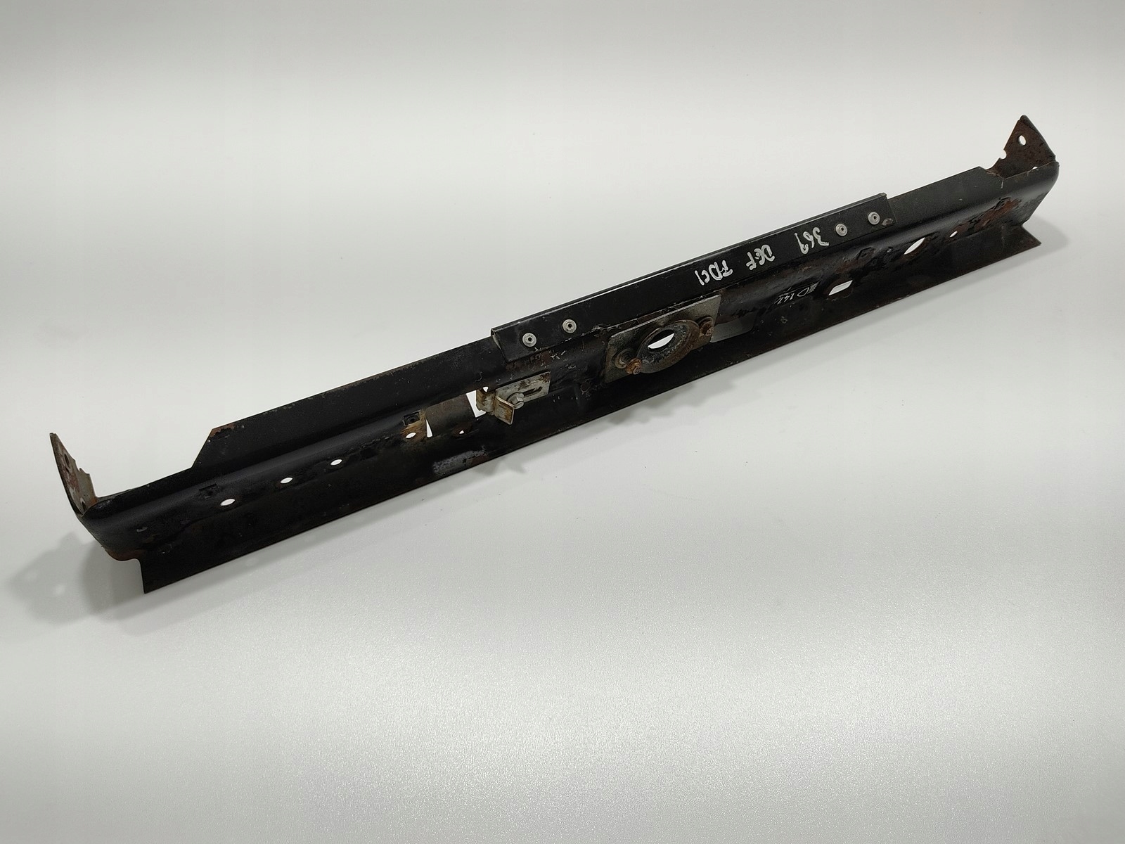 PREDNÉ ČELO VÝSTUHA LAND ROVER DEFENDER 2007-2014