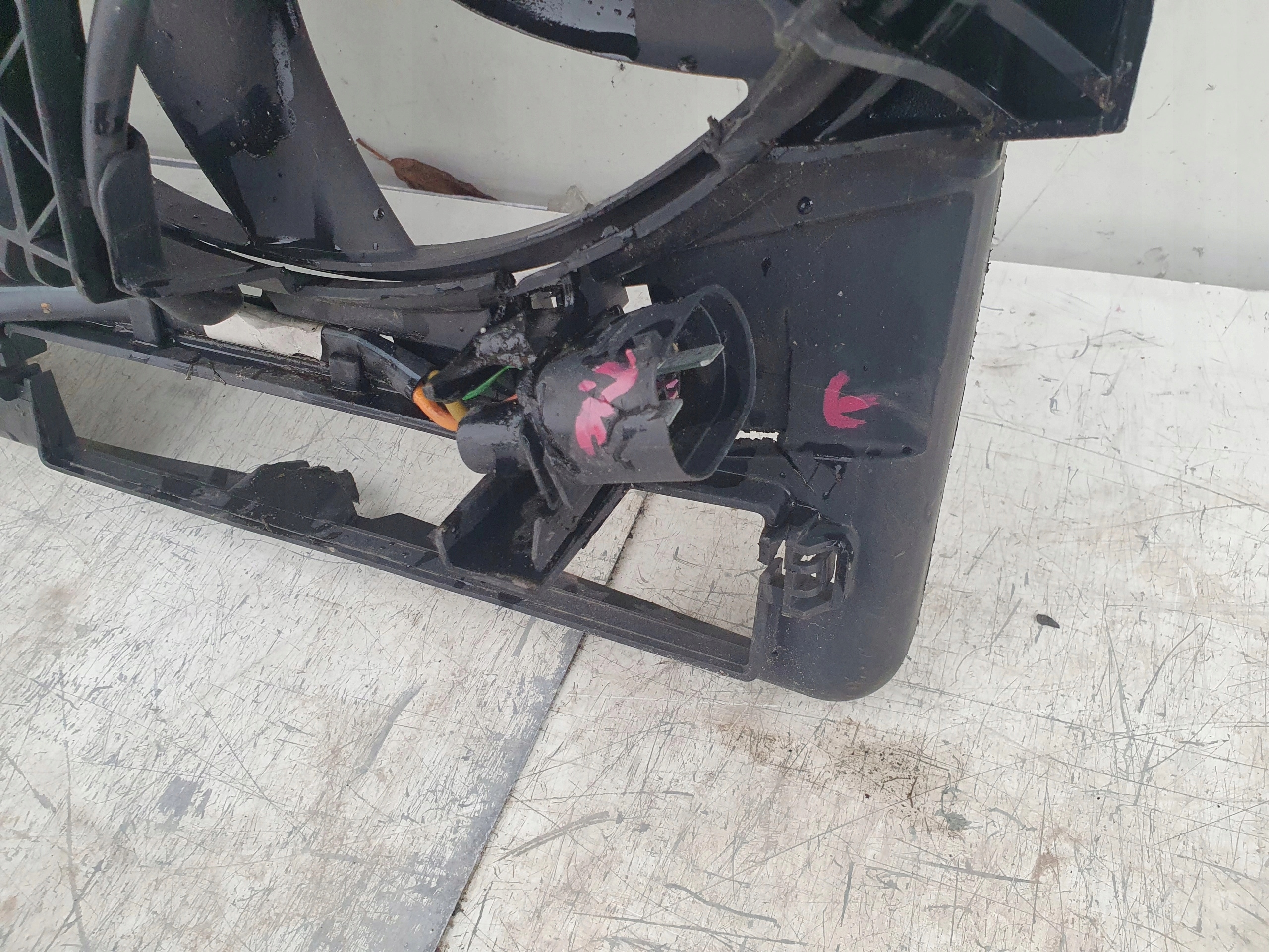 AUDI A4 B8 VENTILATOR 2.0 TDI 8k0121003M
