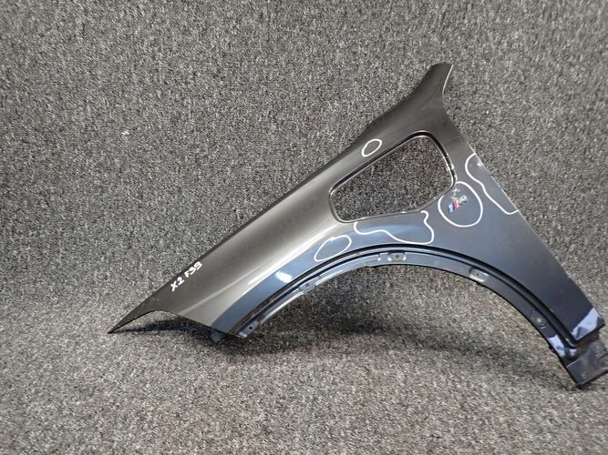 BMW X2 F39 HYBRID ĽAVÝ PREDNÝ BLATNÍK