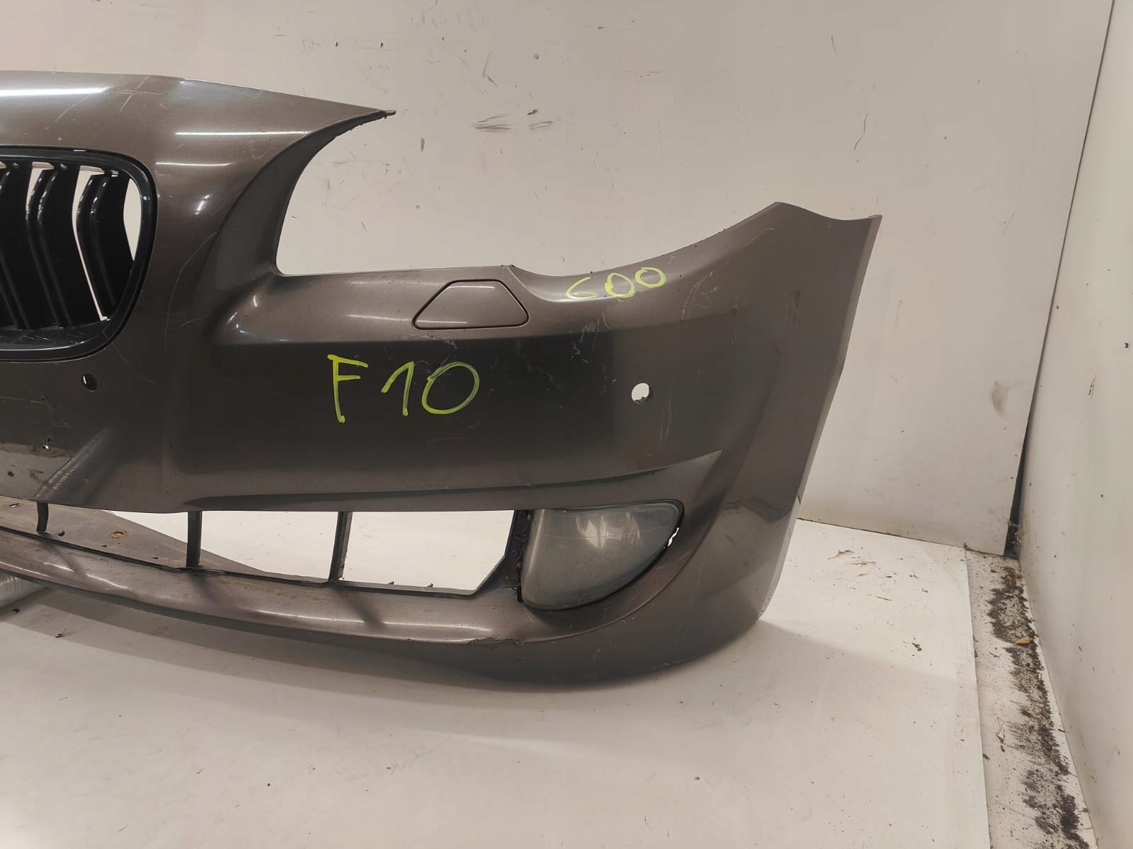 BMW f10 PREDNÝ NÁRAZNÍK