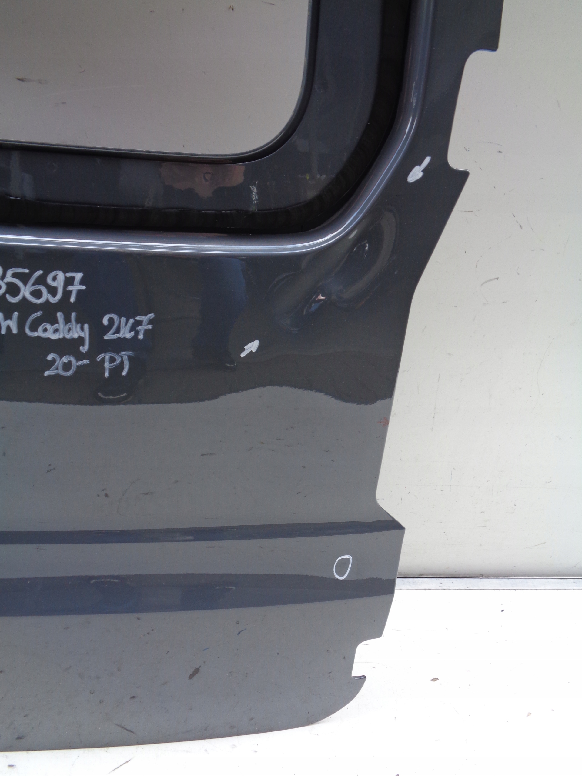PRAVE ZADNE DVERE VW CADDY 2K7 20- NR 35697