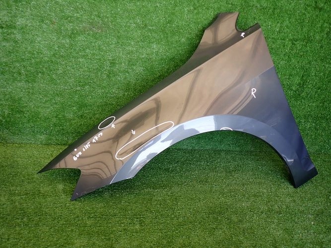 VW GOLF VII LIFT 17- ĽAVÝ PREDNÝ BLATNÍK