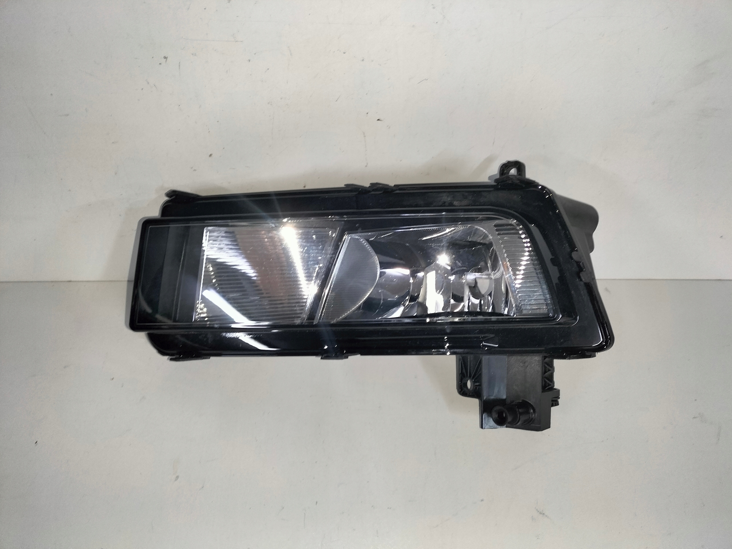 LAVA HMLOVKA VW TOURAN III 15-