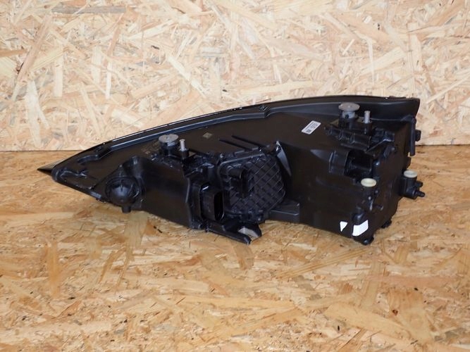 AUDI A1 LIFT 14- PRAVE PREDNE SVETLO 8XA941004