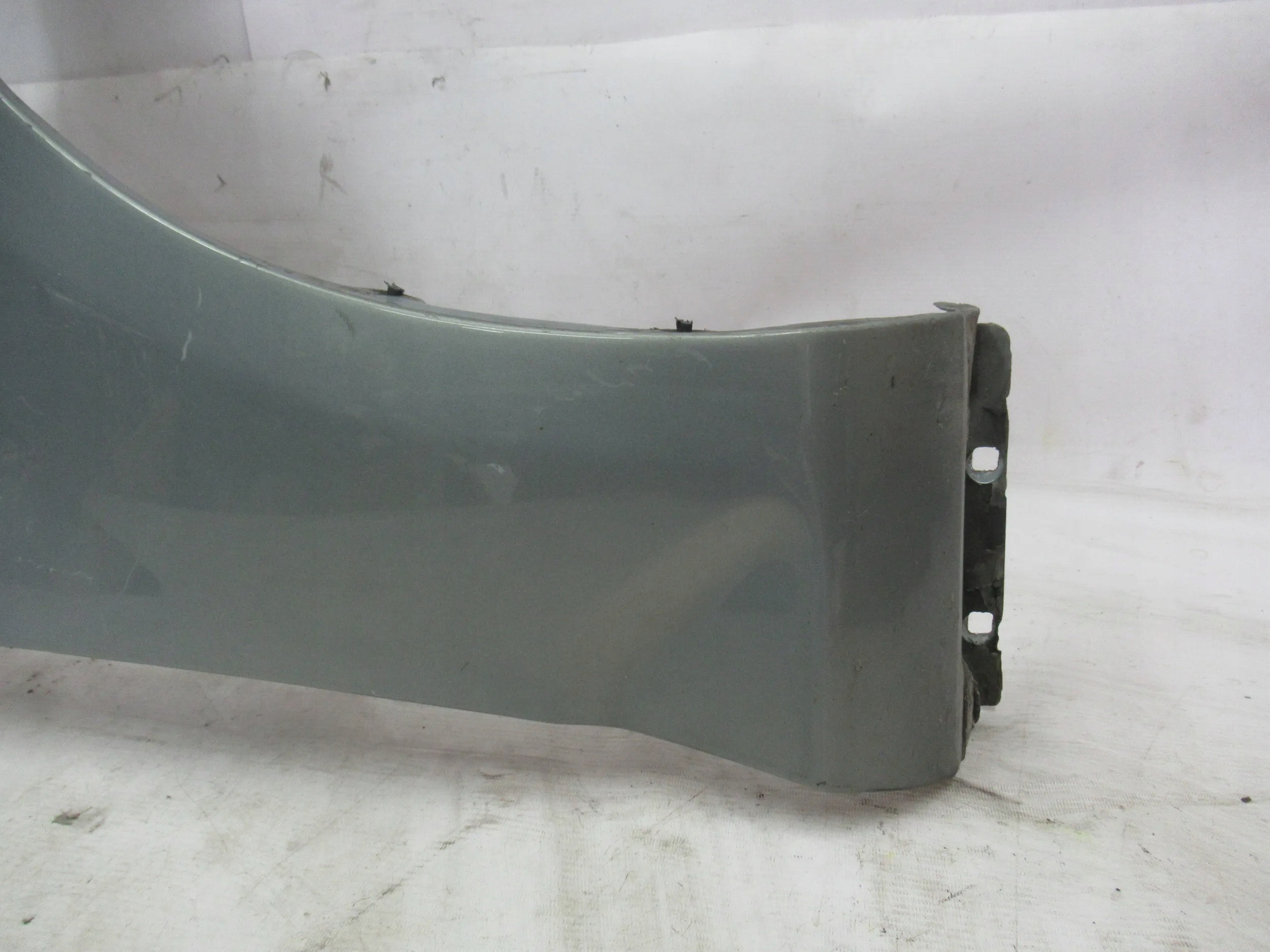 PRAVÝ PREDNÝ BLATNÍK Ford Mondeo MK4