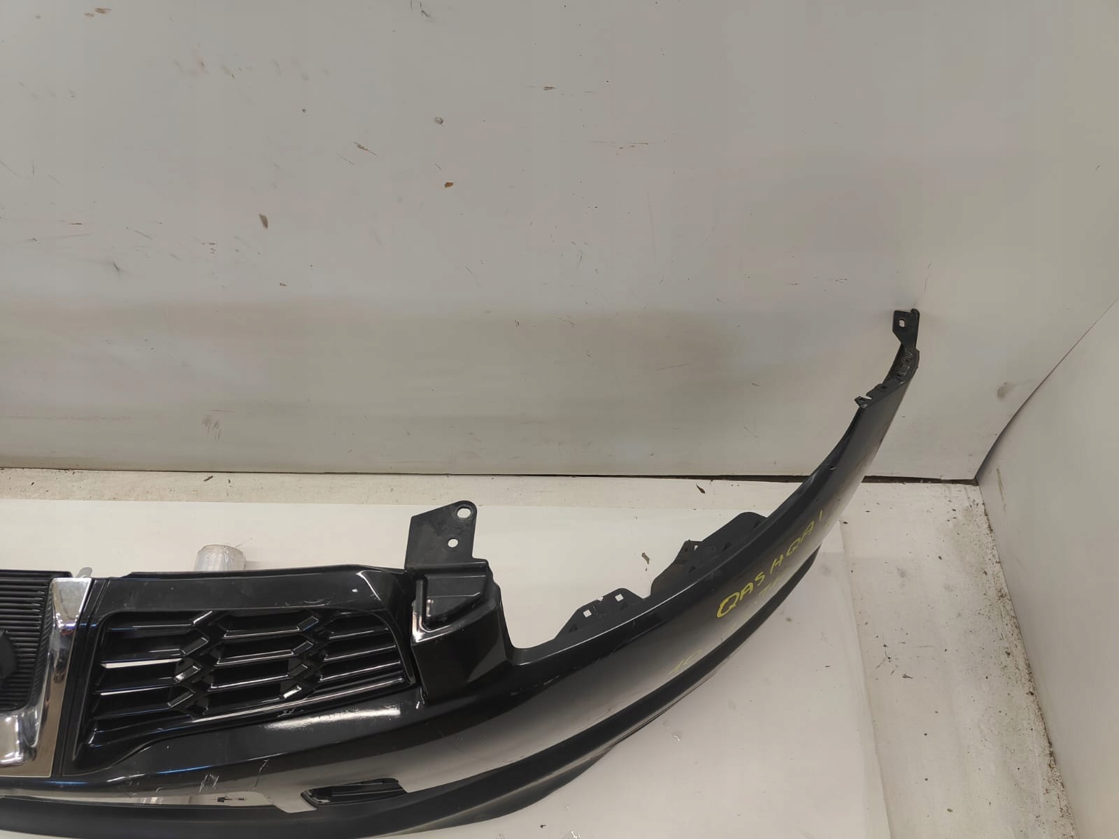 Nissan QASHQAI j10 lift 10-13 PREDNÝ NÁRAZNÍK