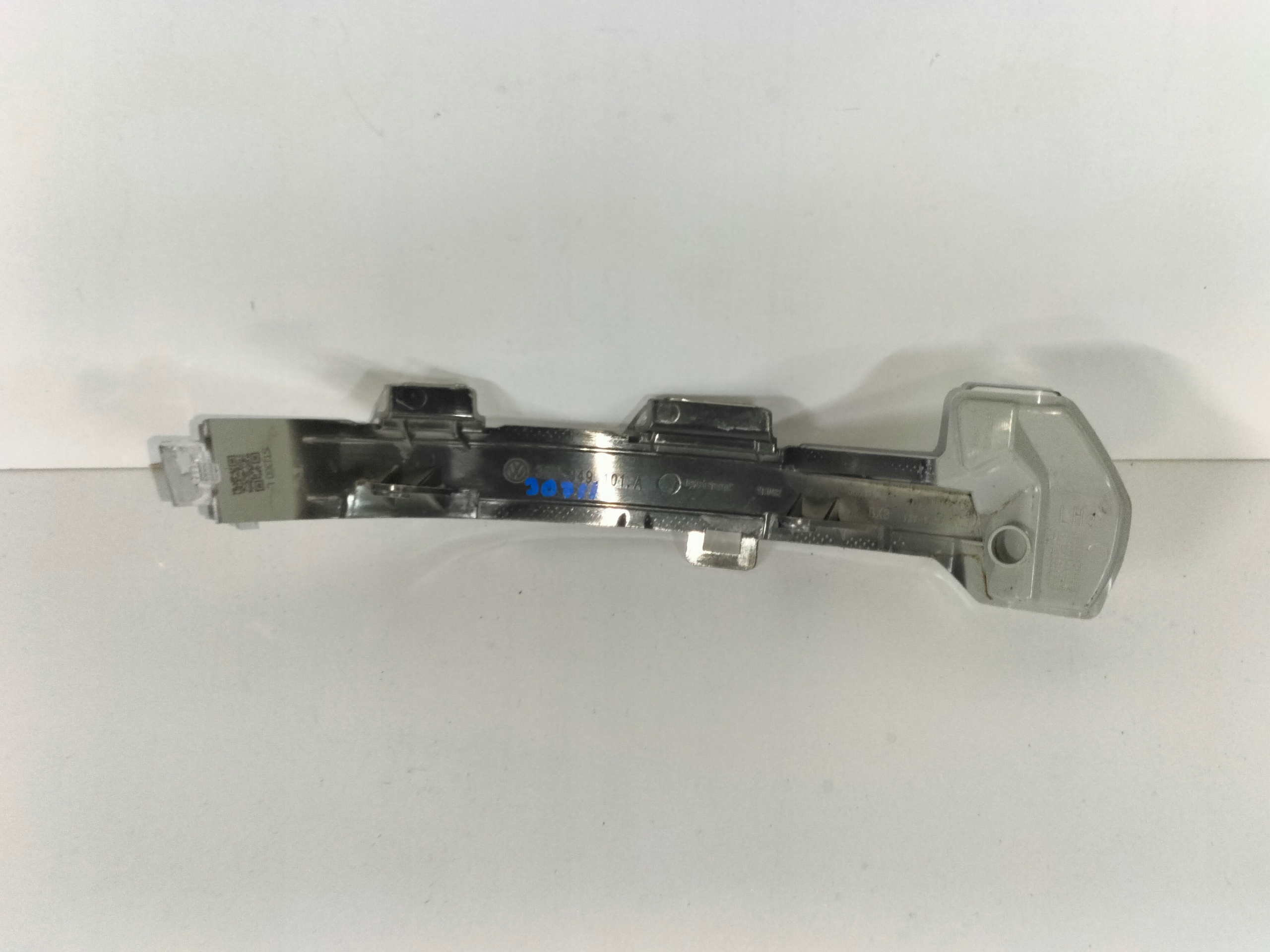LAVA SMEROVKA V ZRKADLE VW PASSAT B8 14-