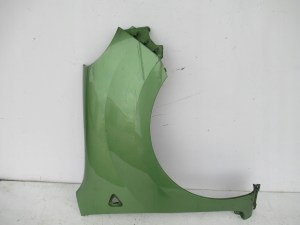 PRAVÝ PREDNÝ BLATNÍK RENAULT KANGOO 08- PRAVÝ PREDNÝ BLATNÍK RENAULT KANGOO 08-