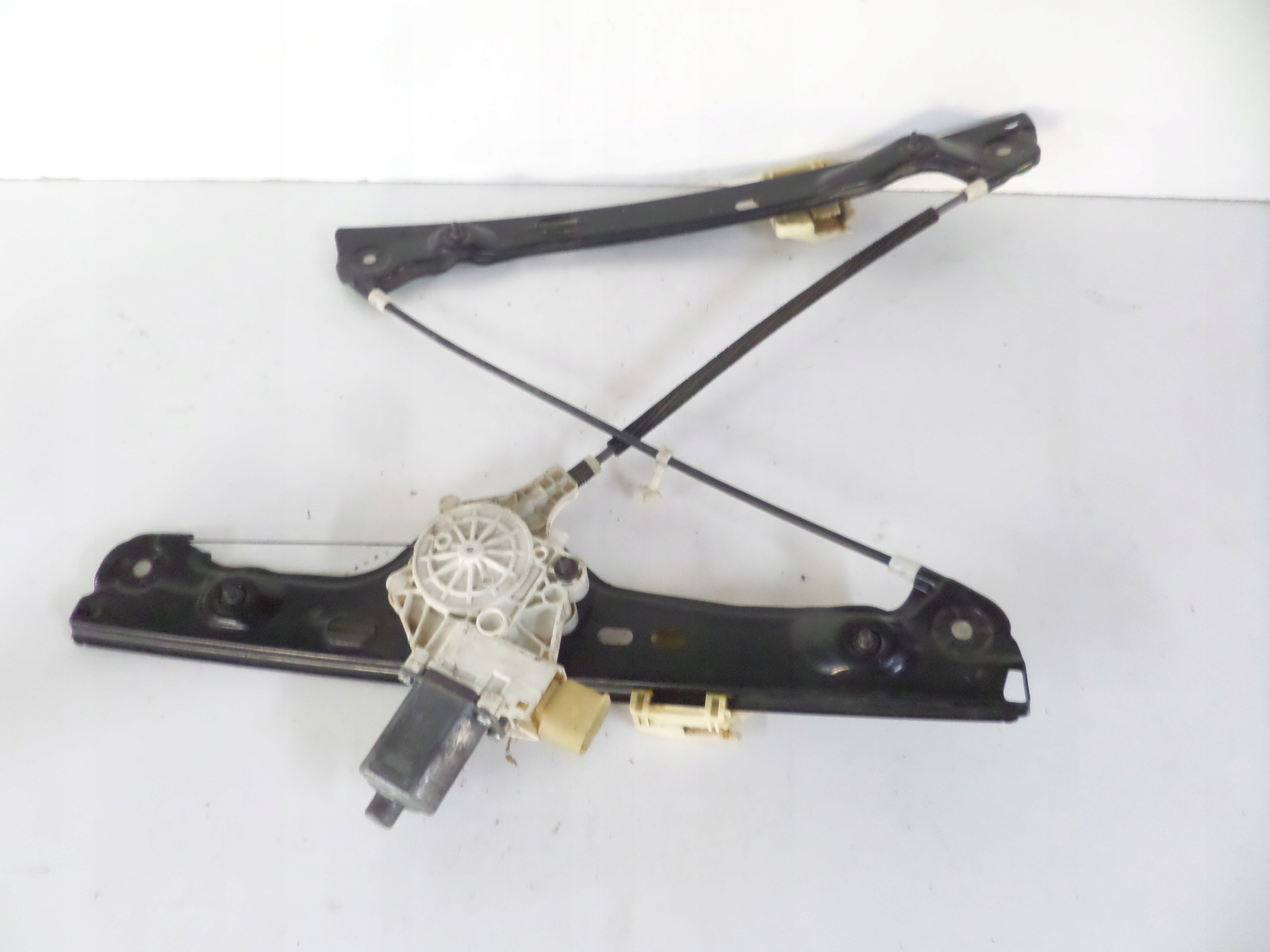 LAVE PREDNE STAHOVANIE OKNA BMW 3 E90 04-12