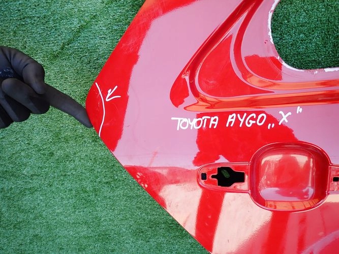TOYOTA AYGO X 22- PRAVE ZADNE DVERE