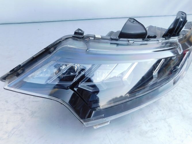 MITSUBISHI OUTLANDER FULL LED LIFT LAVE PREDNE SVETLO