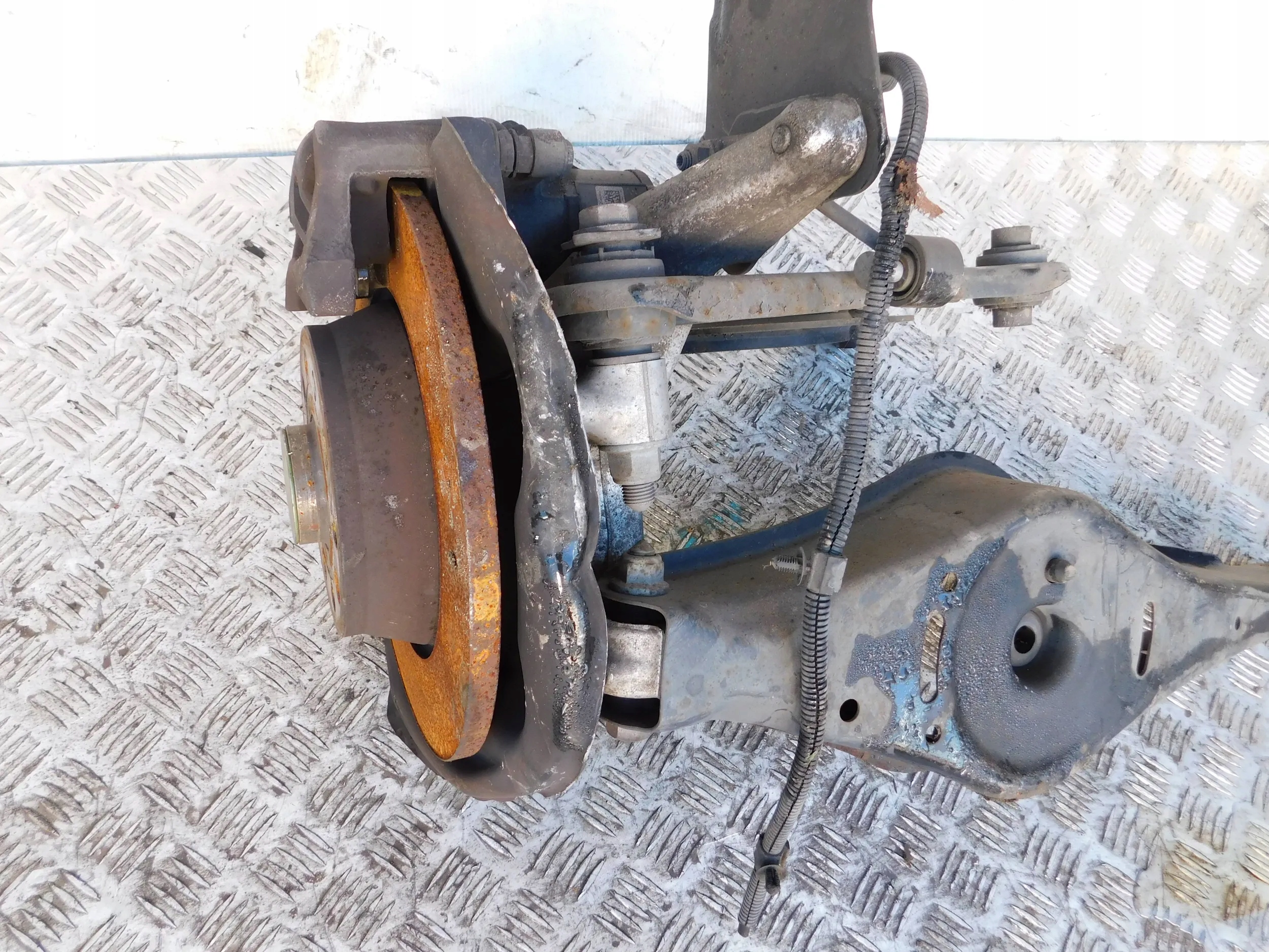 PRAVÉ ZADNÉ RAMENO OTOČ VW PASSAT B7