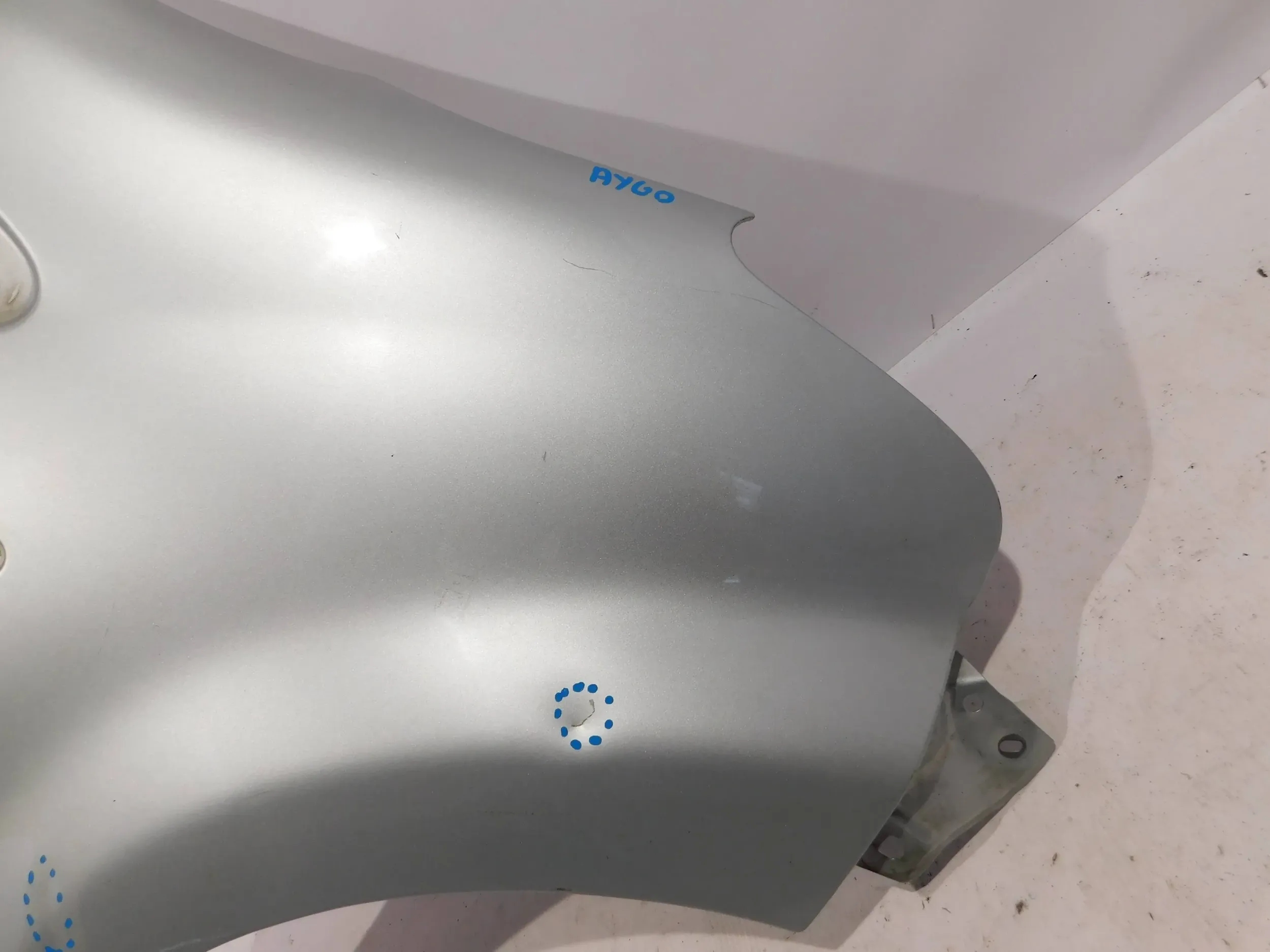 PRAVY PREDNY BLATNIK TOYOTA AYGO