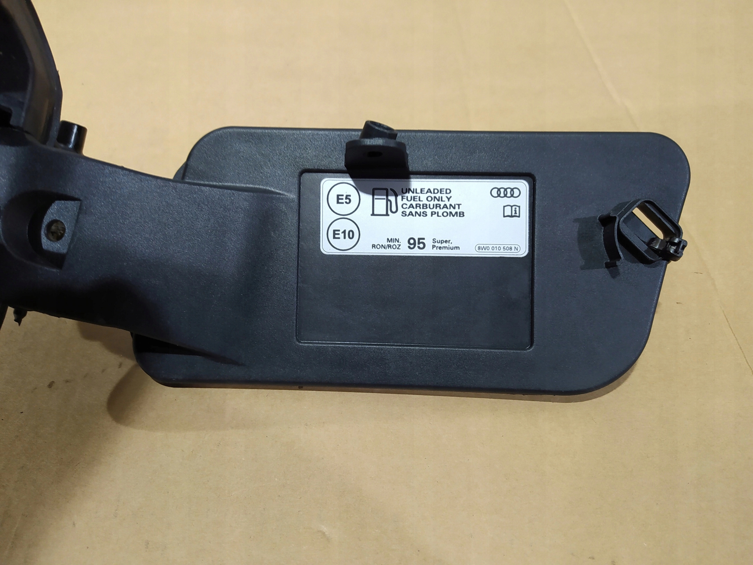 AUDI Q2 DVIERKA NADRZE 81A809906