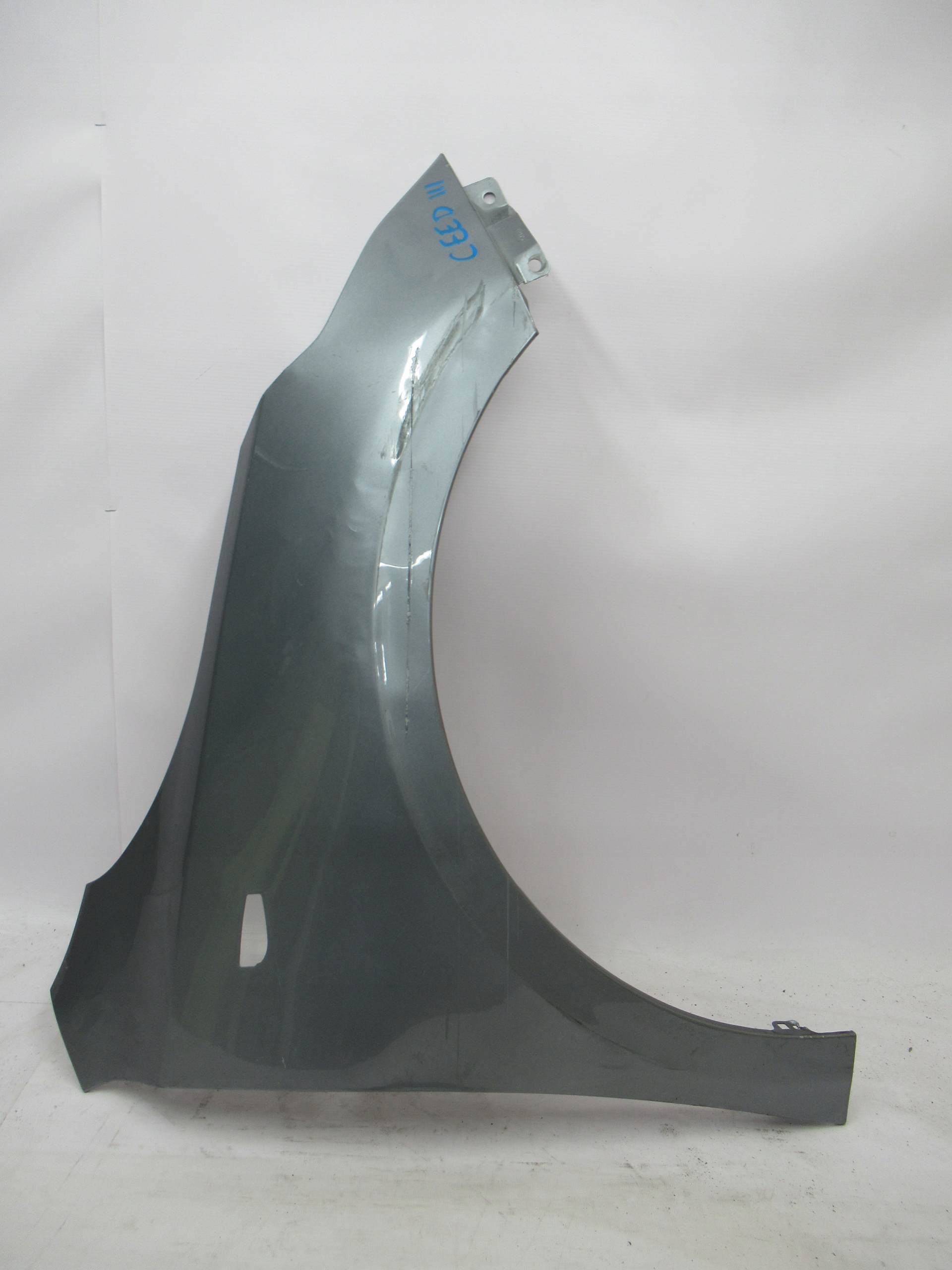 PRAVÝ PREDNÝ BLATNÍK KIA CEED III 18-