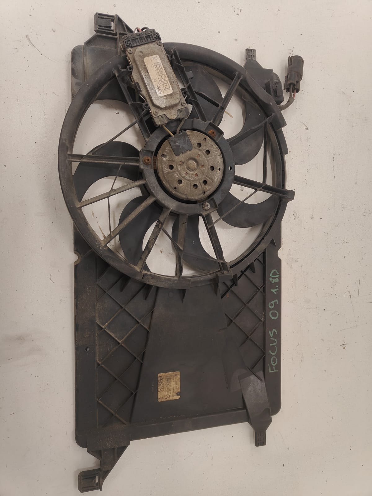 Ford Focus II oe 3M5H-8C607-RJ VENTILATOR CHLADICA VETRÁK