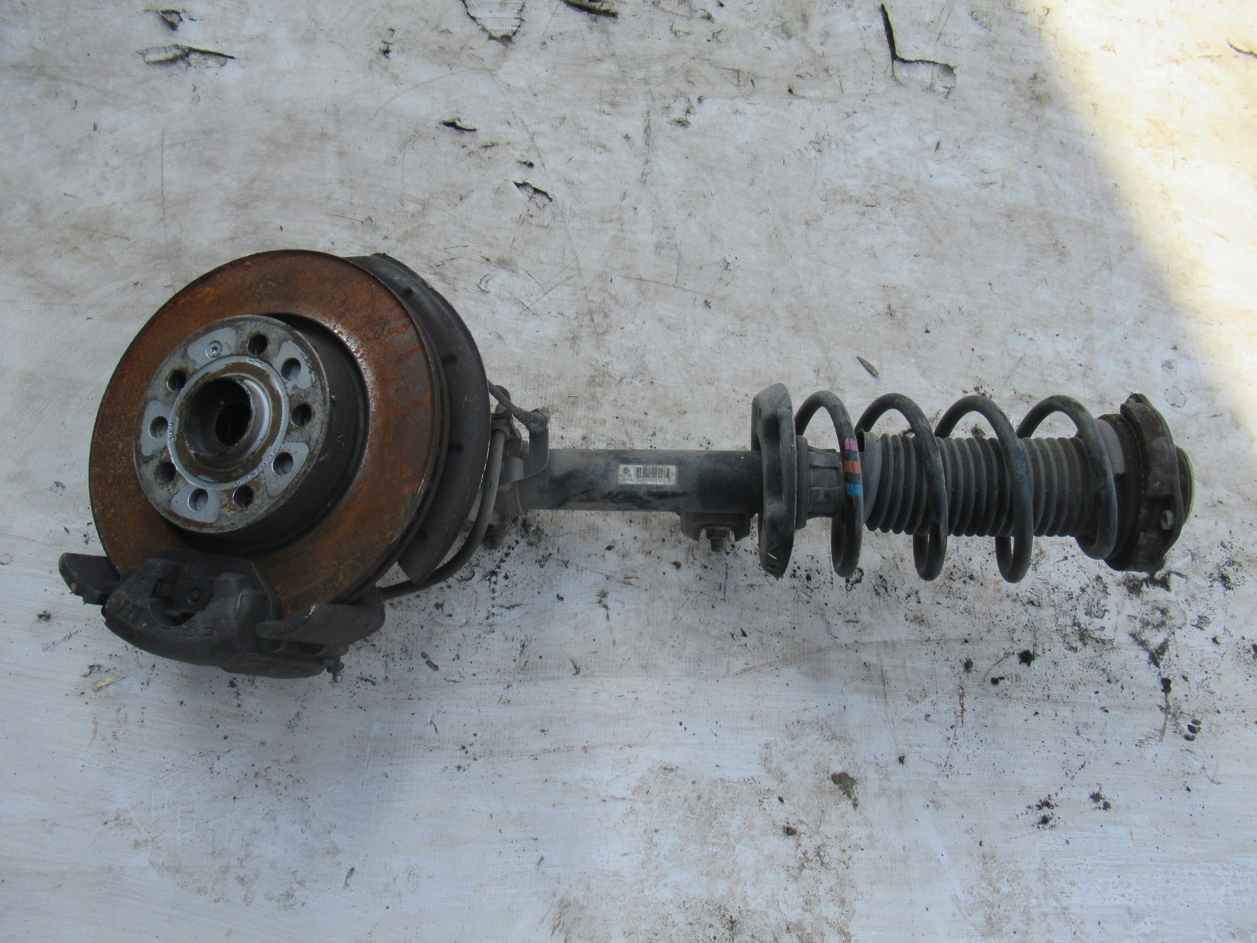 PRAVÝ OTOČ MCPHERSON VW TOURAN I 2.0 BENZIN