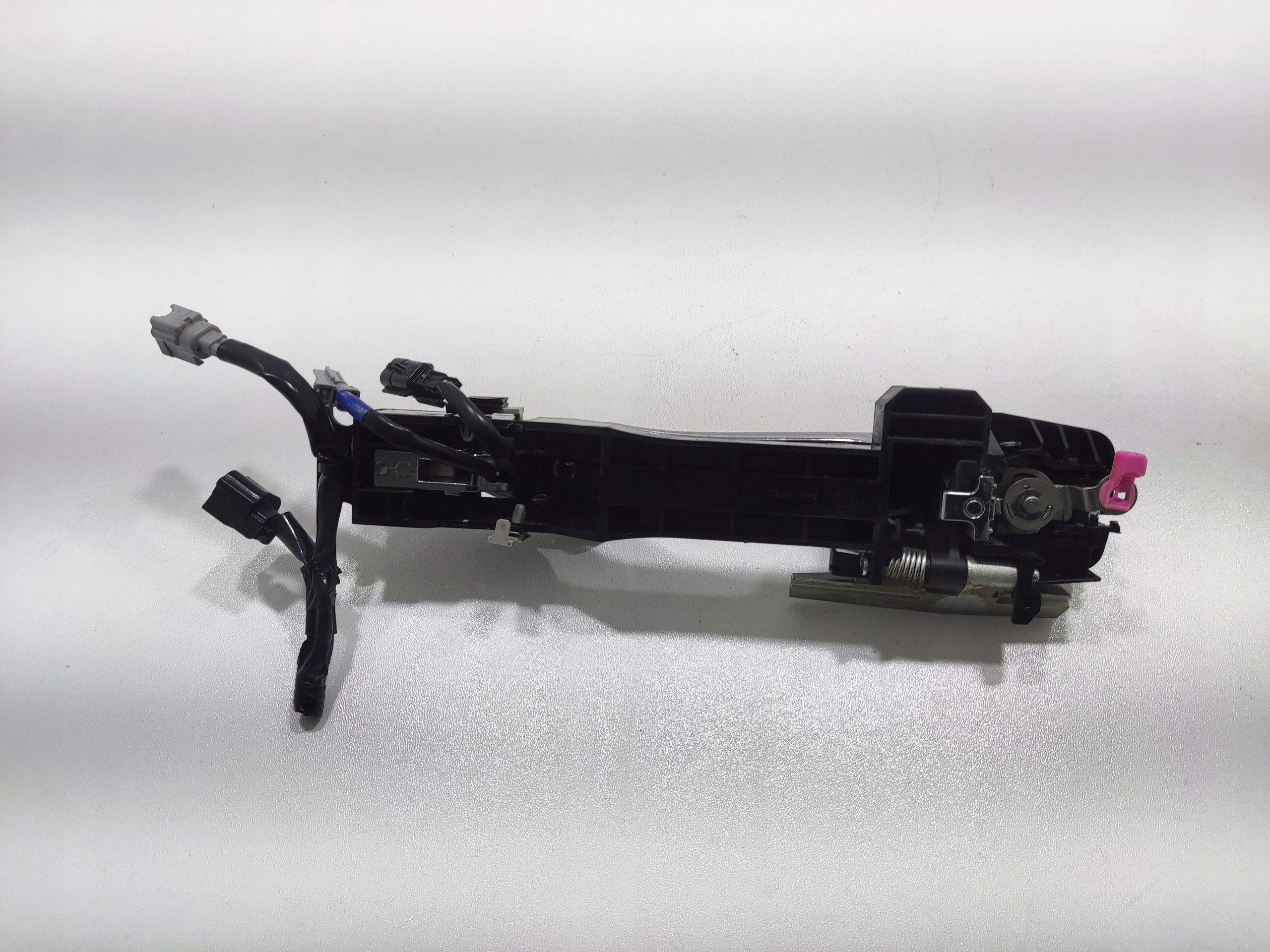 KLUČKA ĽAVÝCH PREDNÝCH DVERÍ KEYLESS NISSAN NAVARA IV D23 NP300 EUROPA