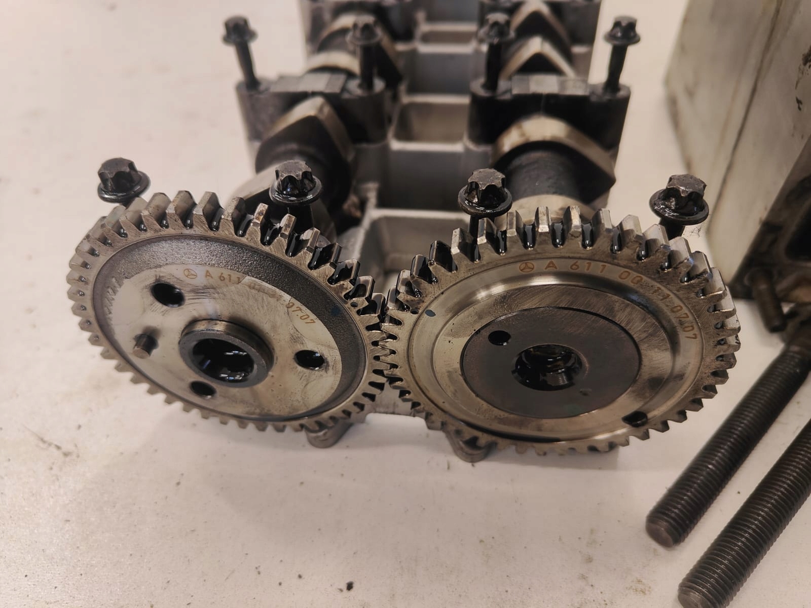 MERCEDES w204 w211 w209 2.2 diesel om646 A6460100820 HLAVA MOTORA VAČKY