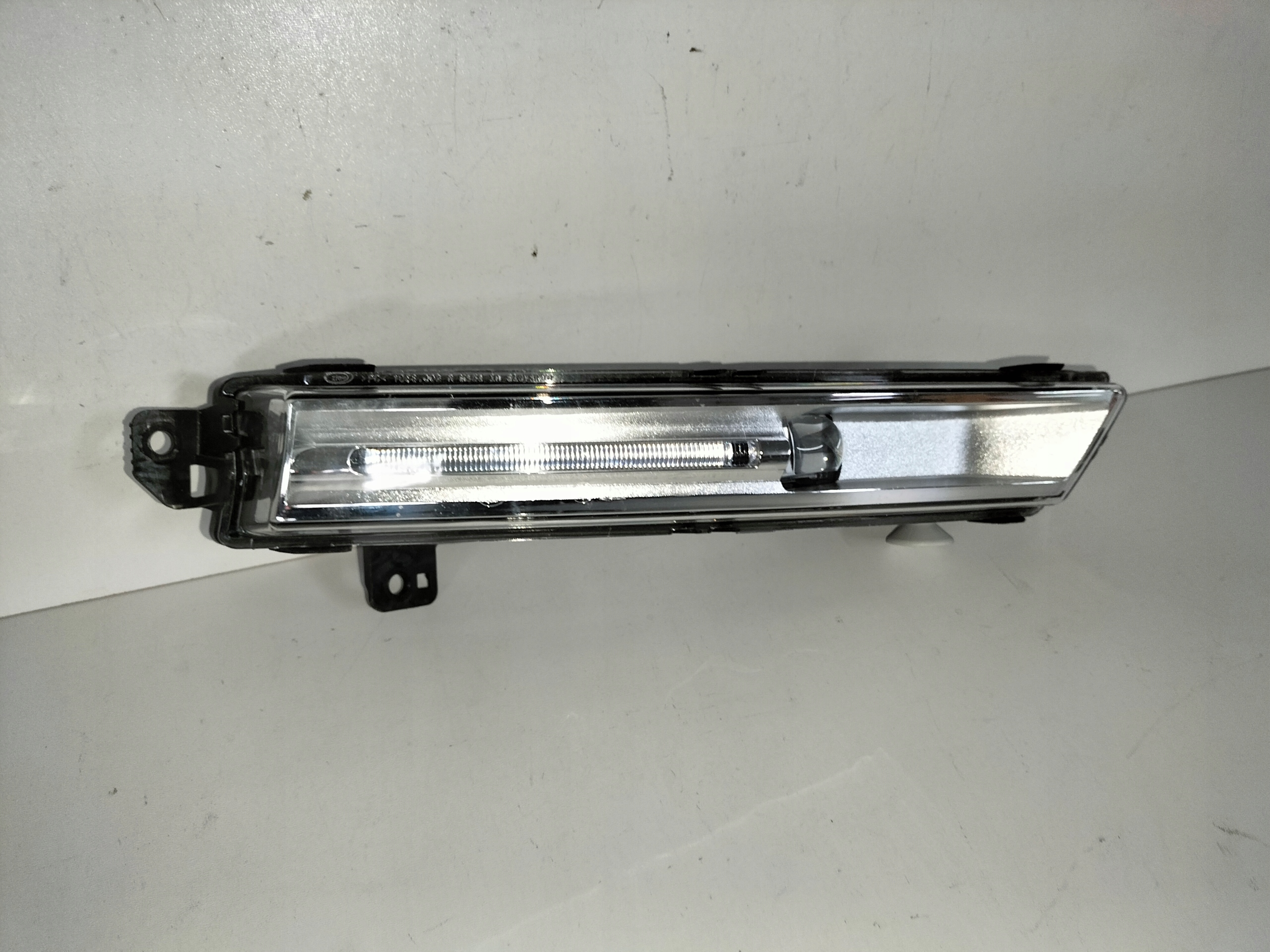 PRAVA HMLOVKA JAGUAR F-PACE 16- LED