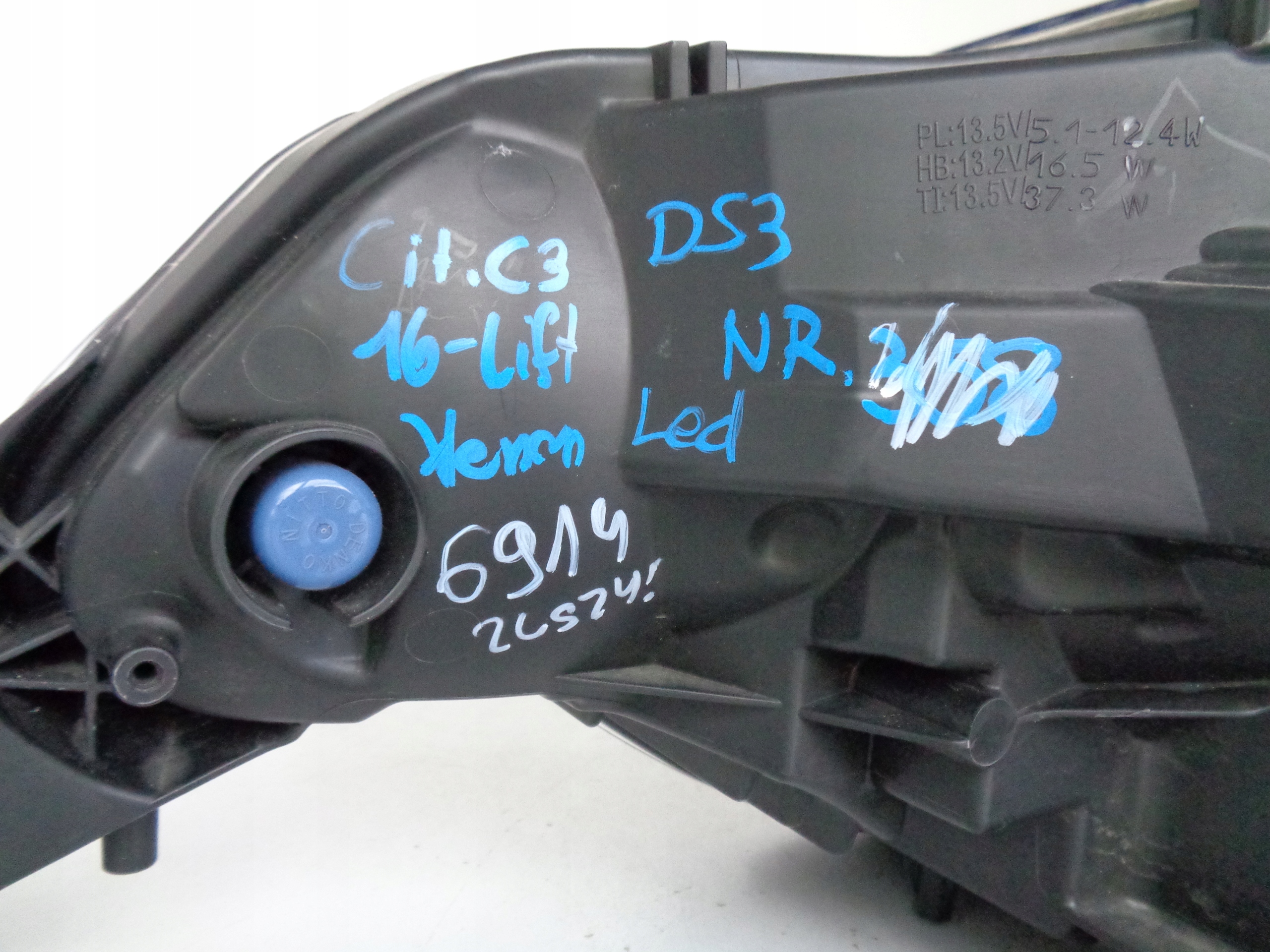 PRAVE PREDNE SVETLO CITROEN DS3 16- LIFT XENON LED