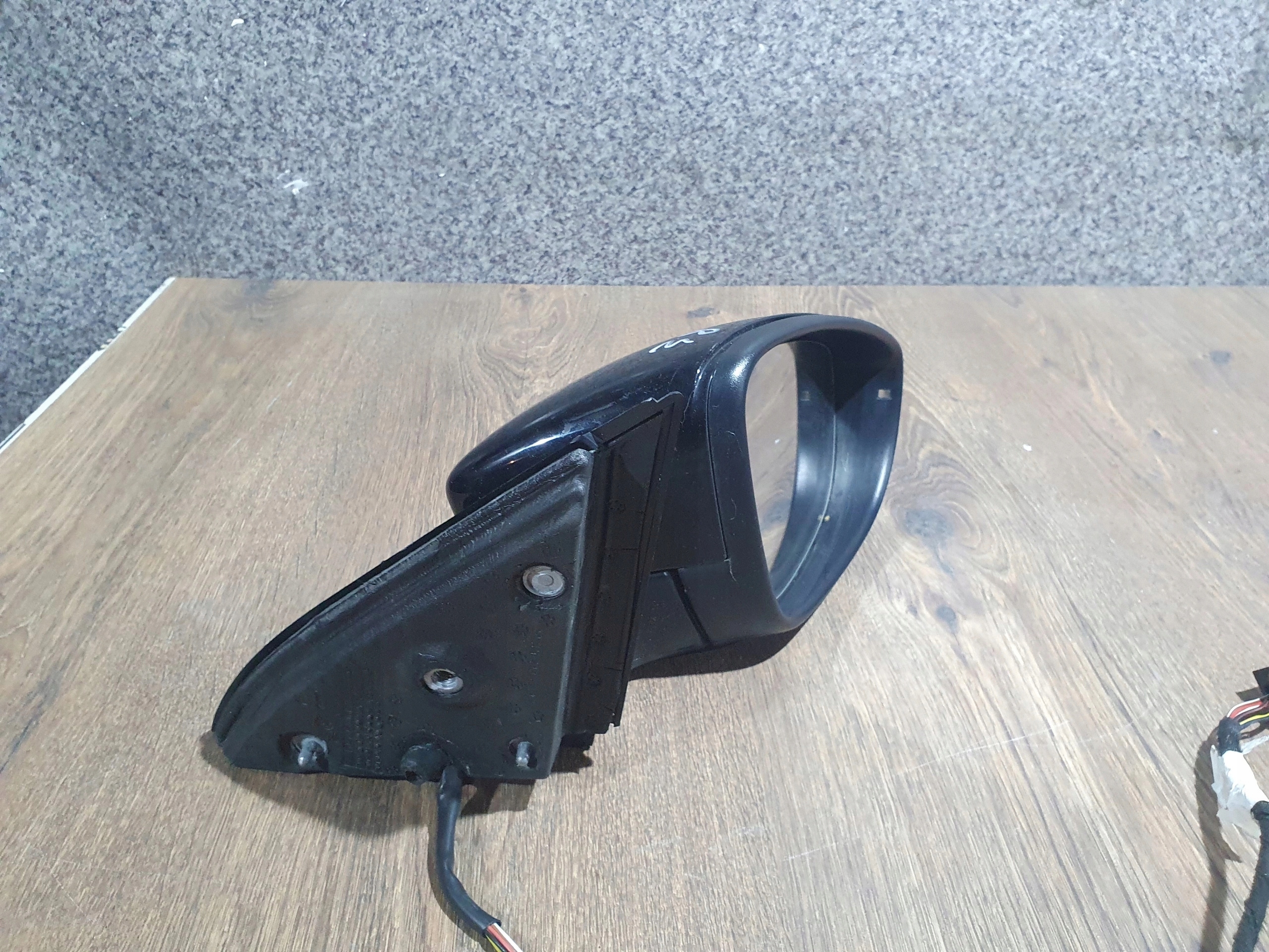 VW JETTA 5C 010- PRAVE ZRKADLO 7 PIN