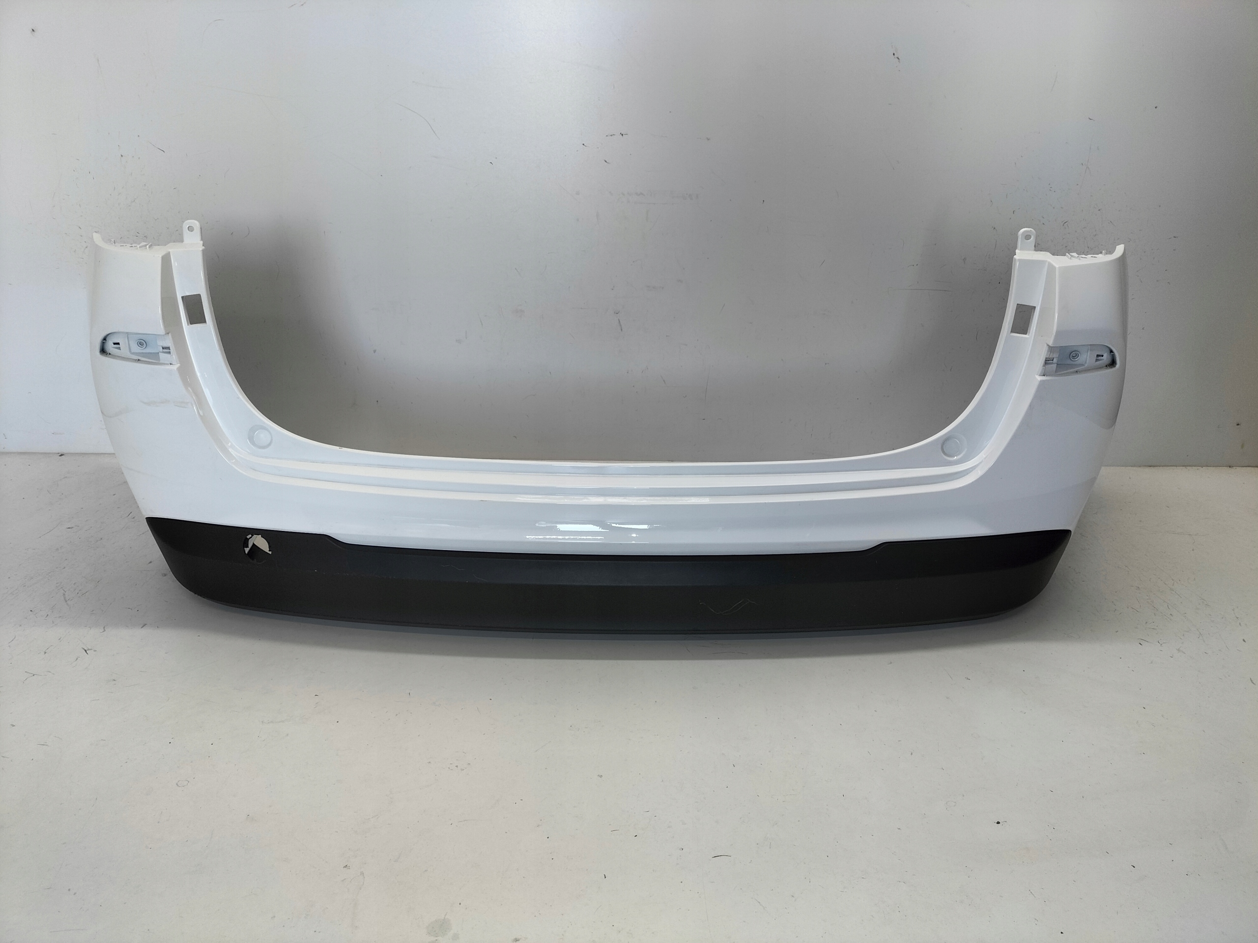 ZADNÝ NÁRAZNÍK HYUNDAI I30 III 17- KOMBI