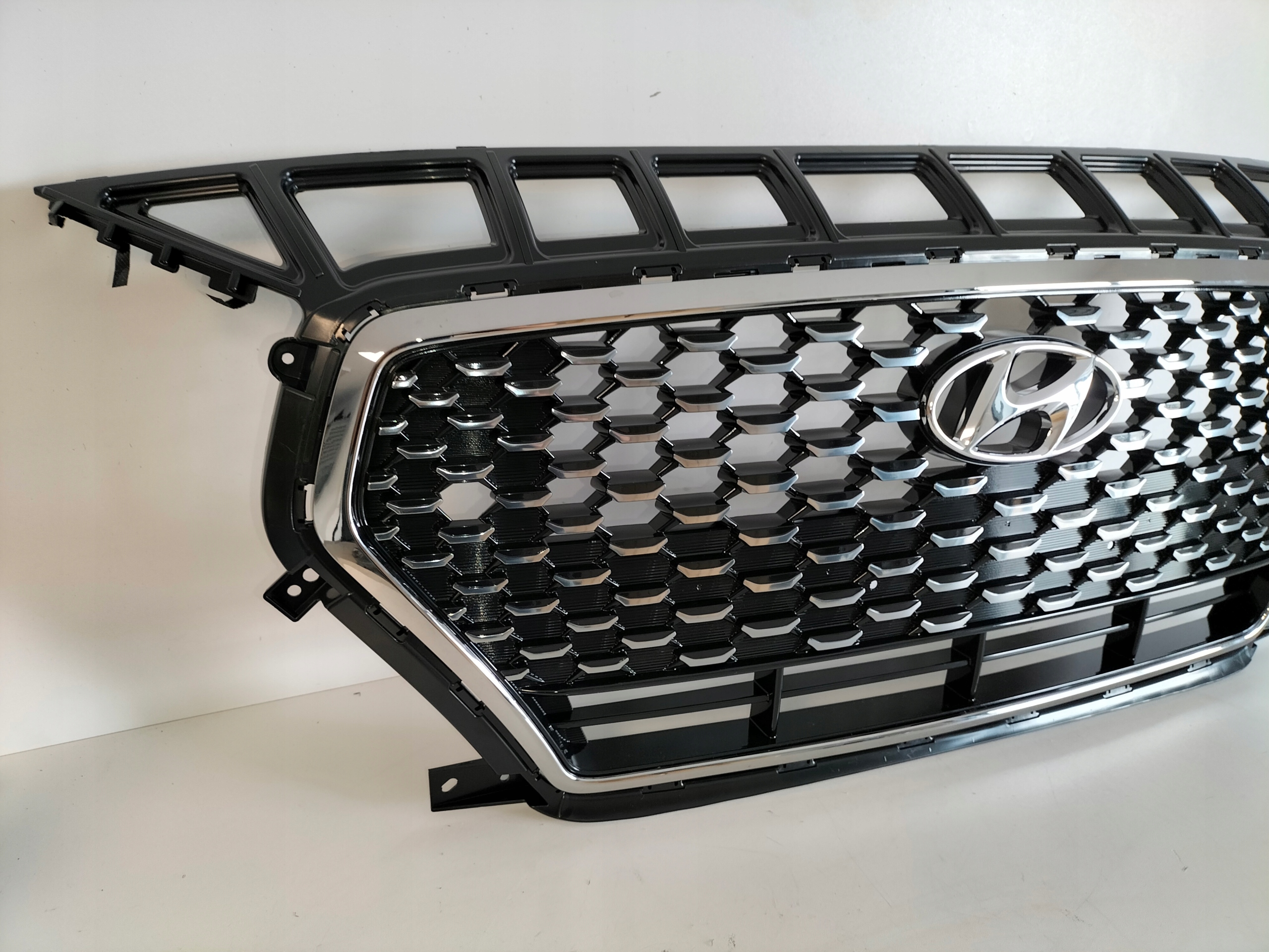 MRIEZKA LISTA HYUNDAI I30 III 17-20 HB DIAMOND