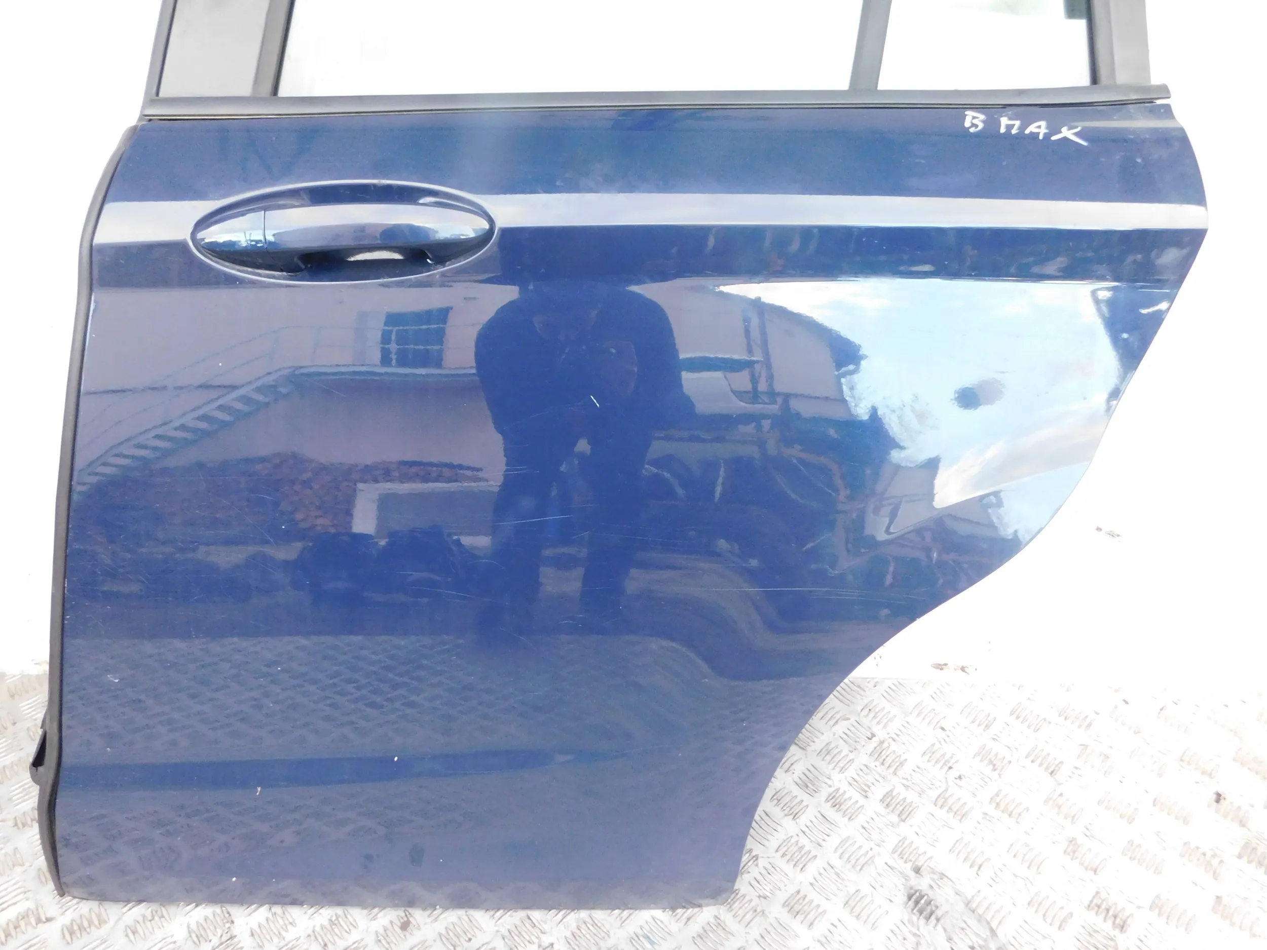 LAVE ZADNE DVERE FORD B-MAX