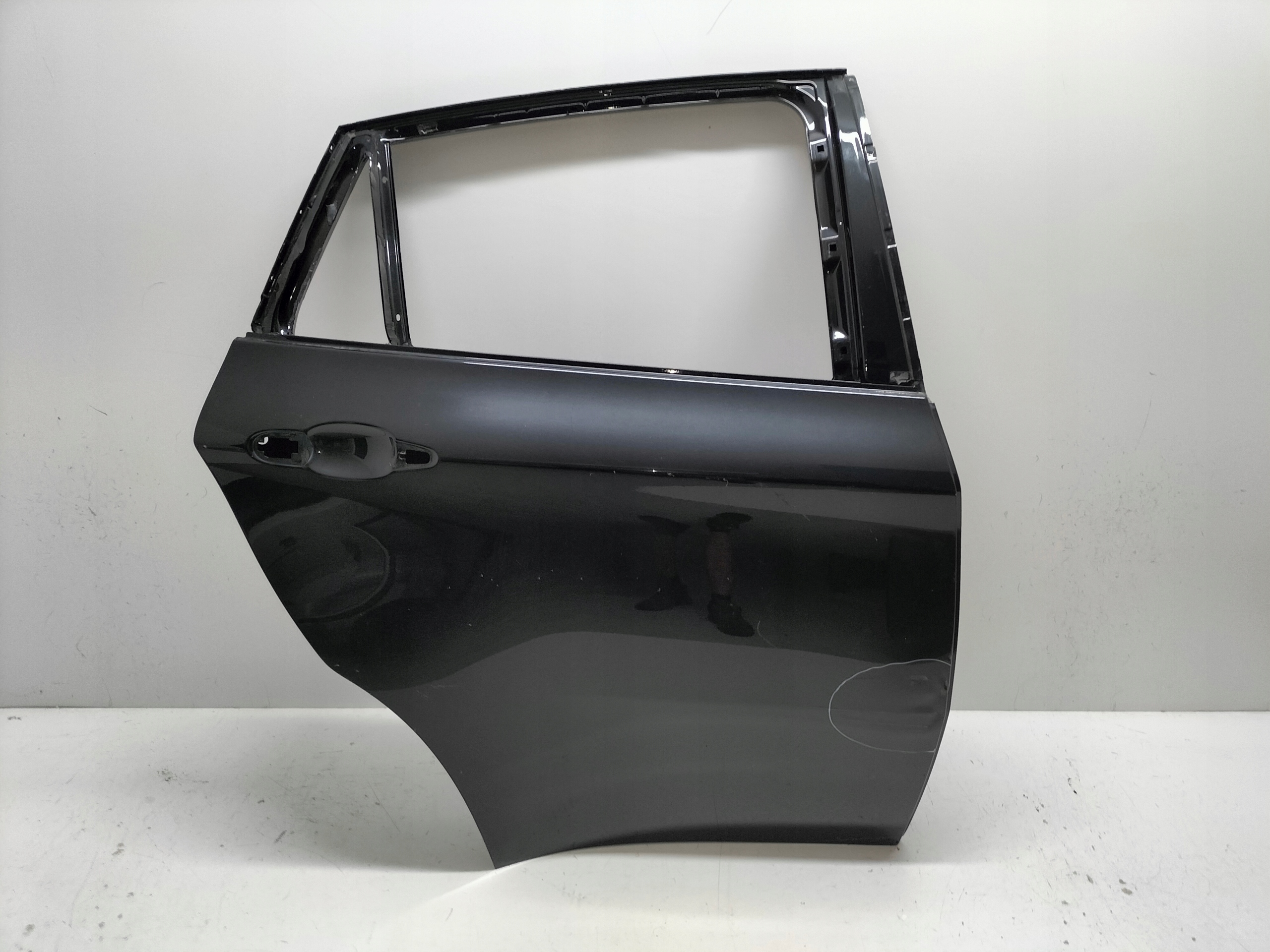 PRAVE ZADNE DVERE BMW X6 E71 08-13
