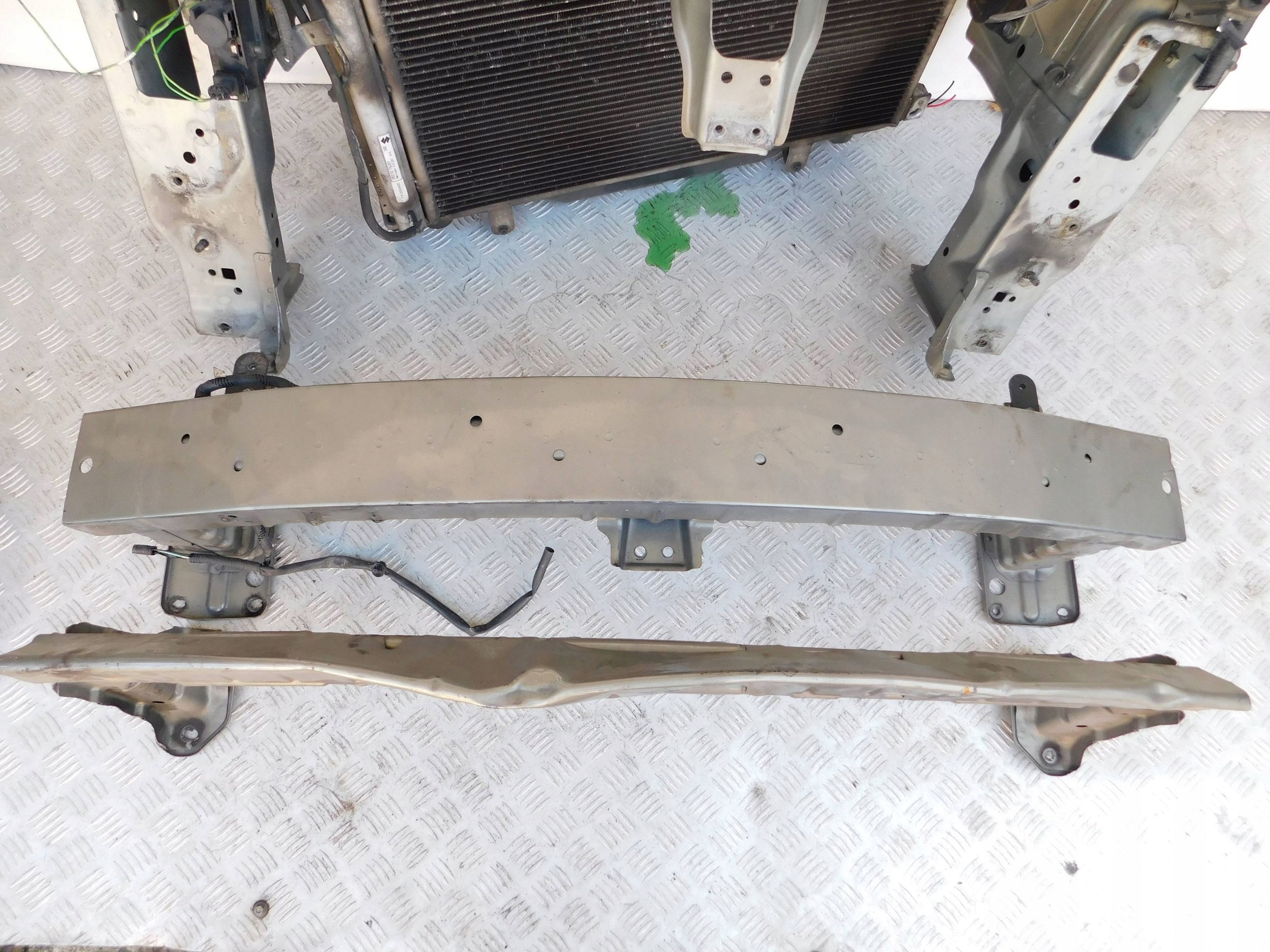 PREDNÉ PÁS VÝSTUHA CHLADIČE FIAT SEDICI SX4 1.9 JTD