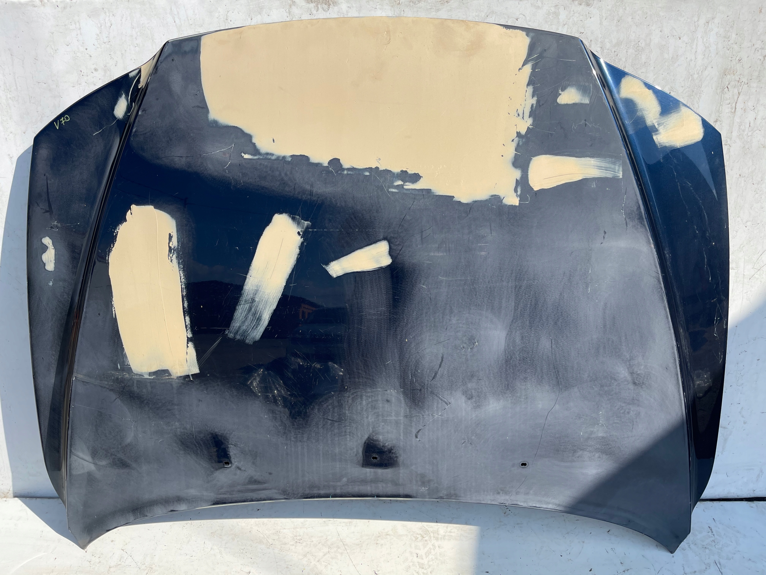 PREDNÁ KAPOTA VOLVO V70