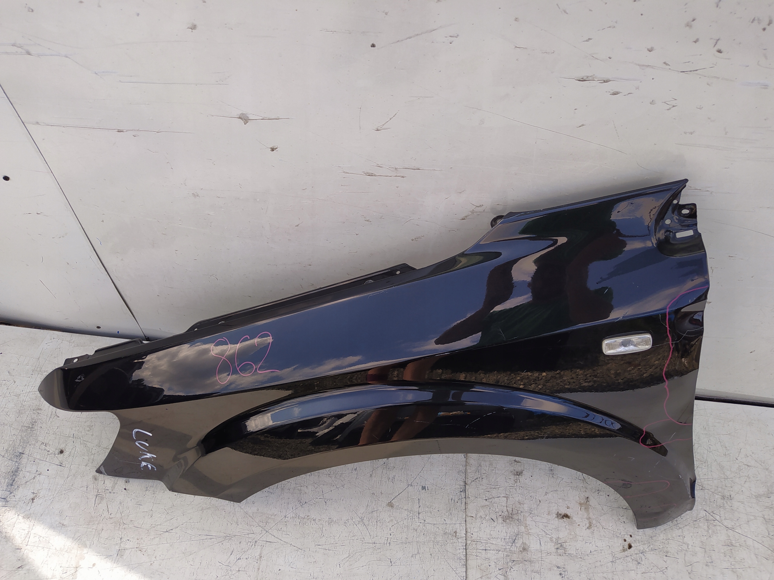 DODGE JOURNEY ĽAVÝ PREDNÝ BLATNÍK