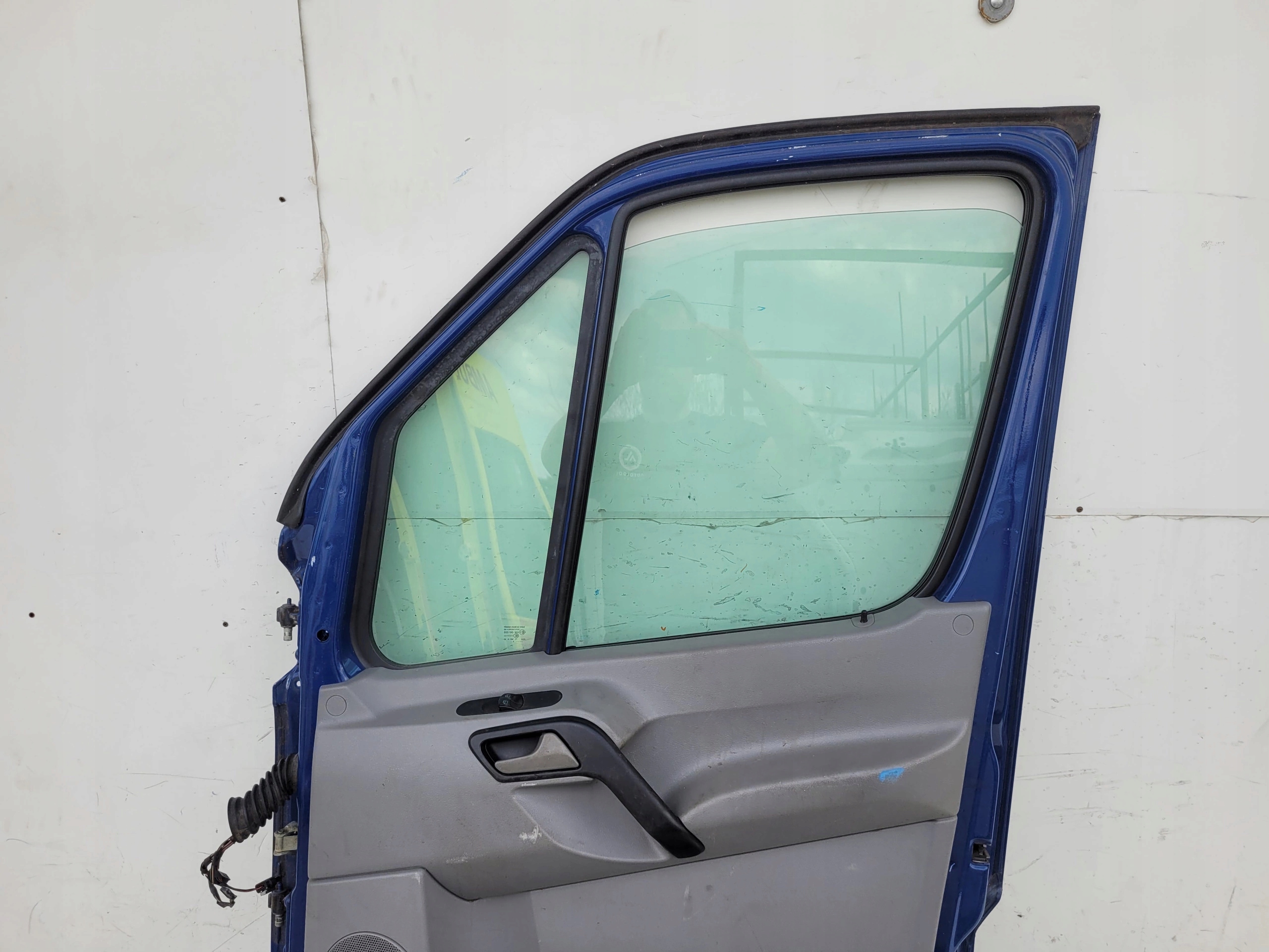 MERCEDES SPRINTER 906 CRAFTER DVERE PREDNÉ PRAVÉ